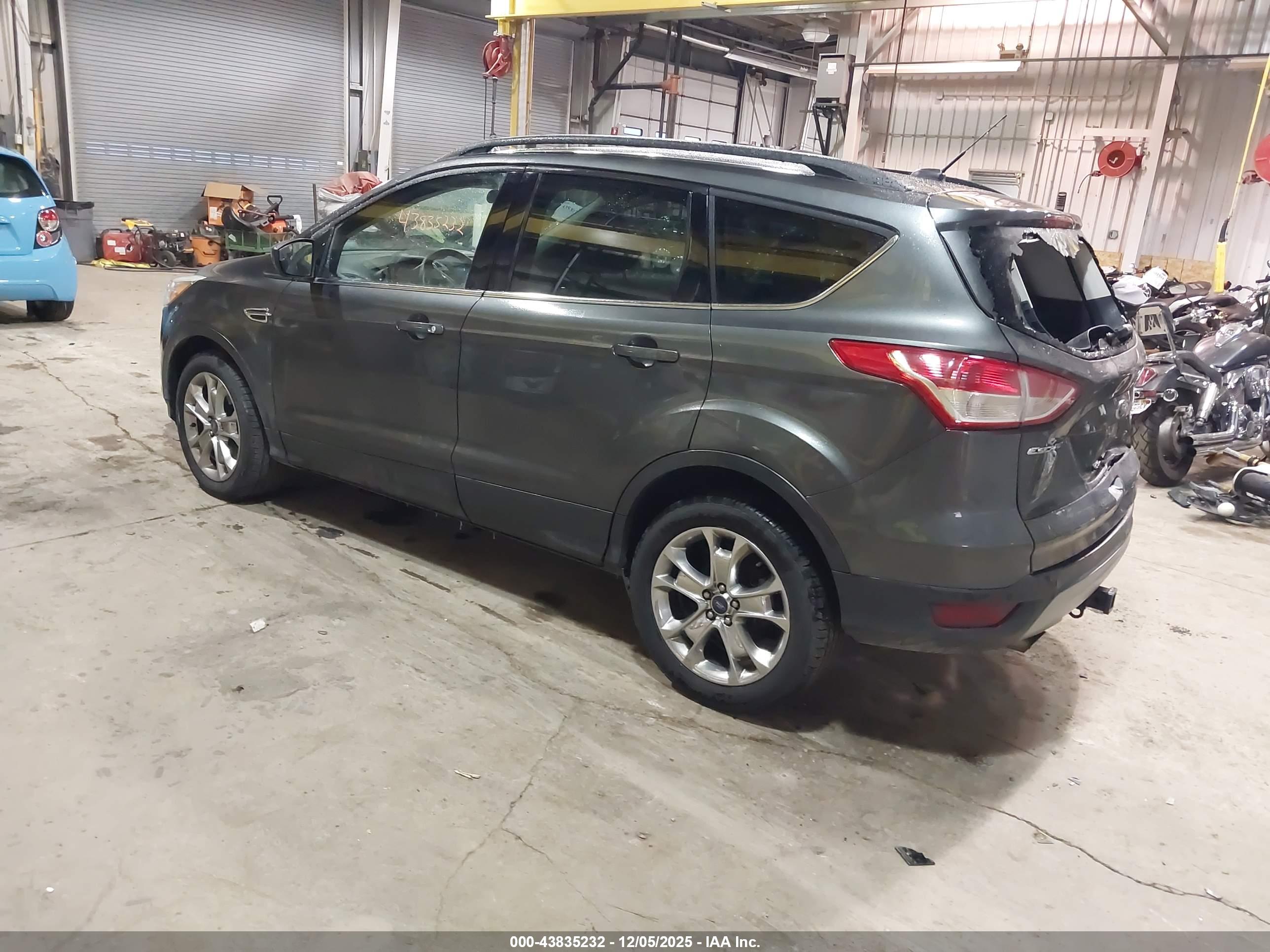 FORD ESCAPE image 3
