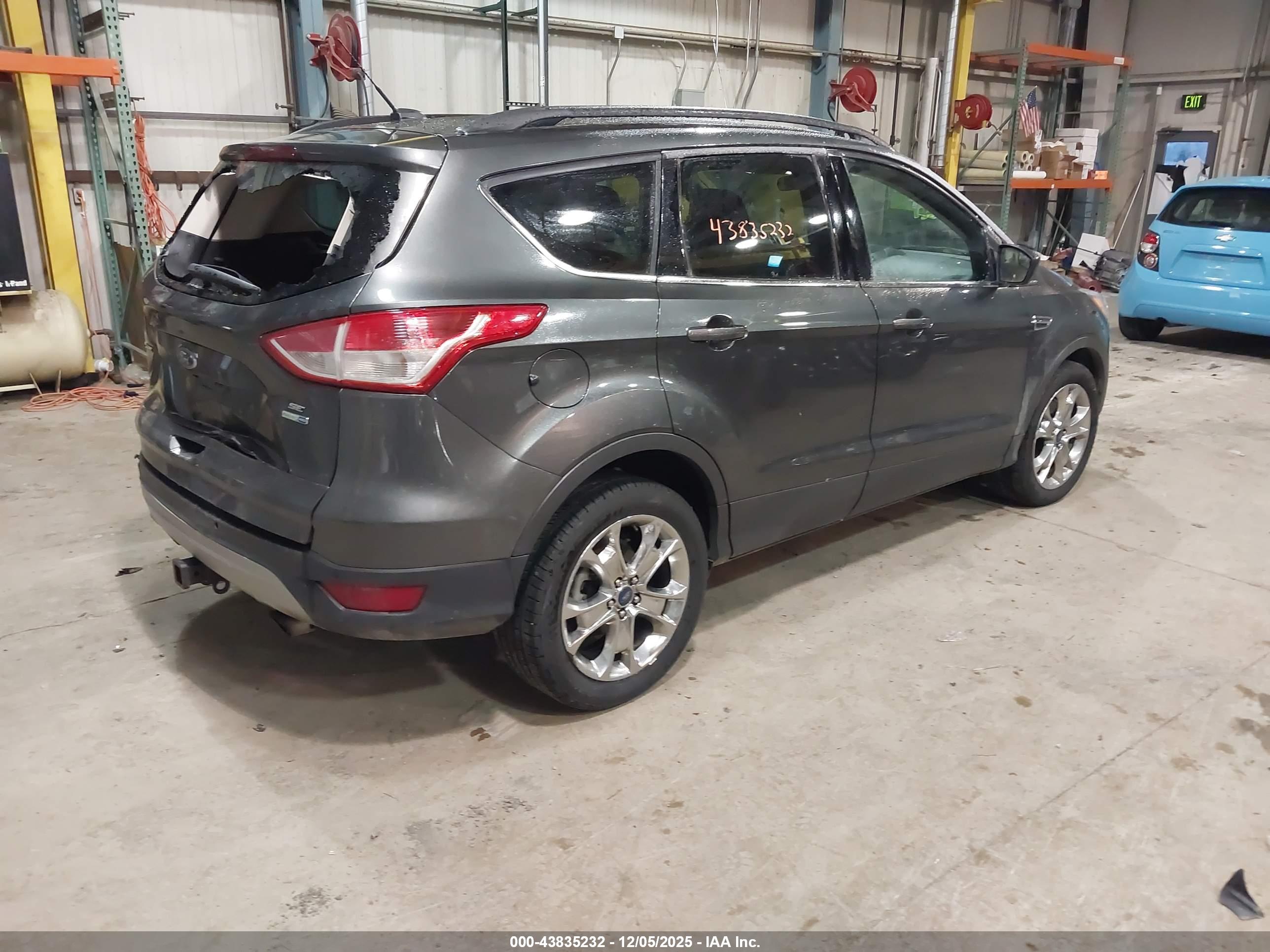 FORD ESCAPE image 4