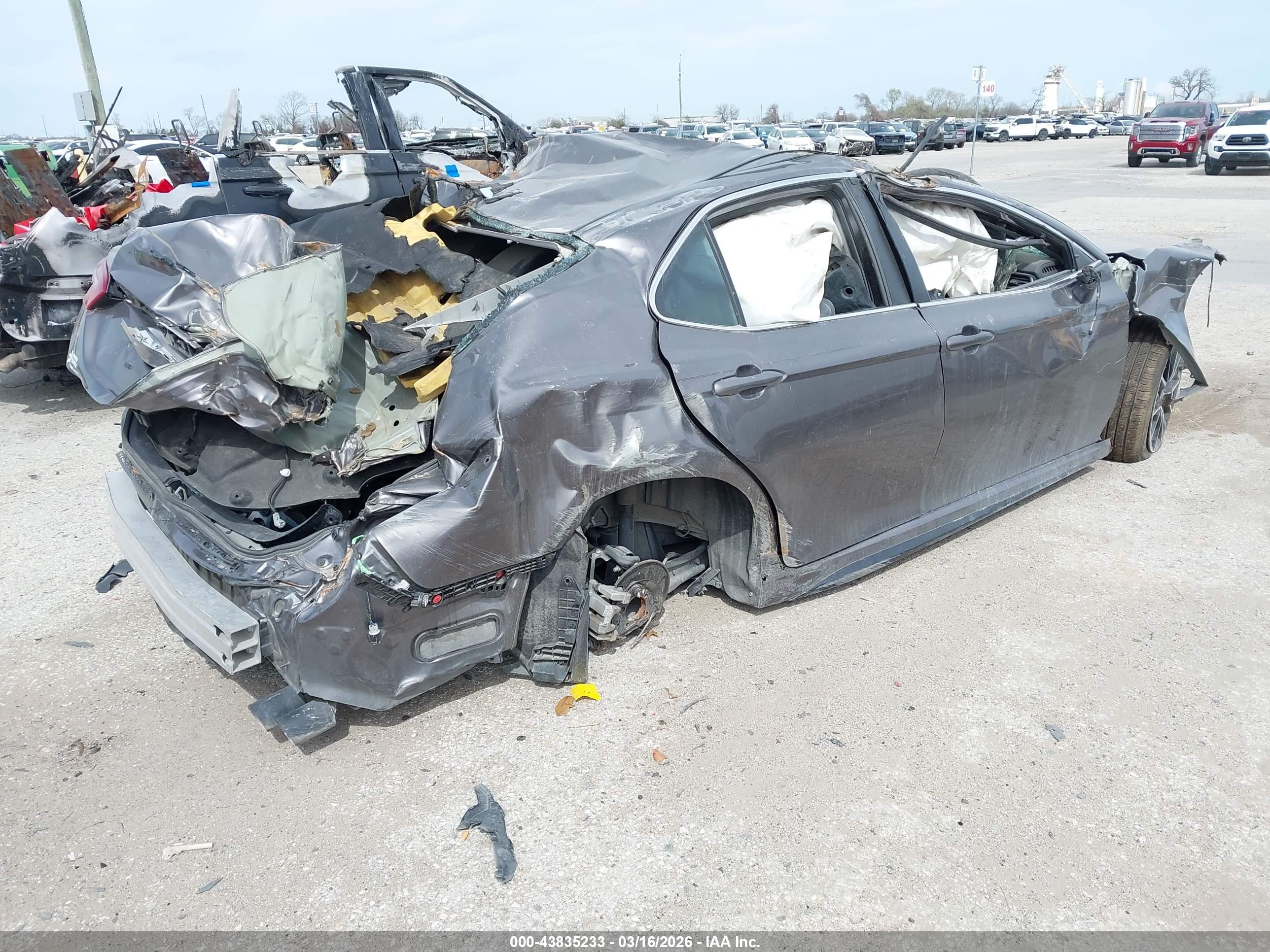 TOYOTA CAMRY image 4