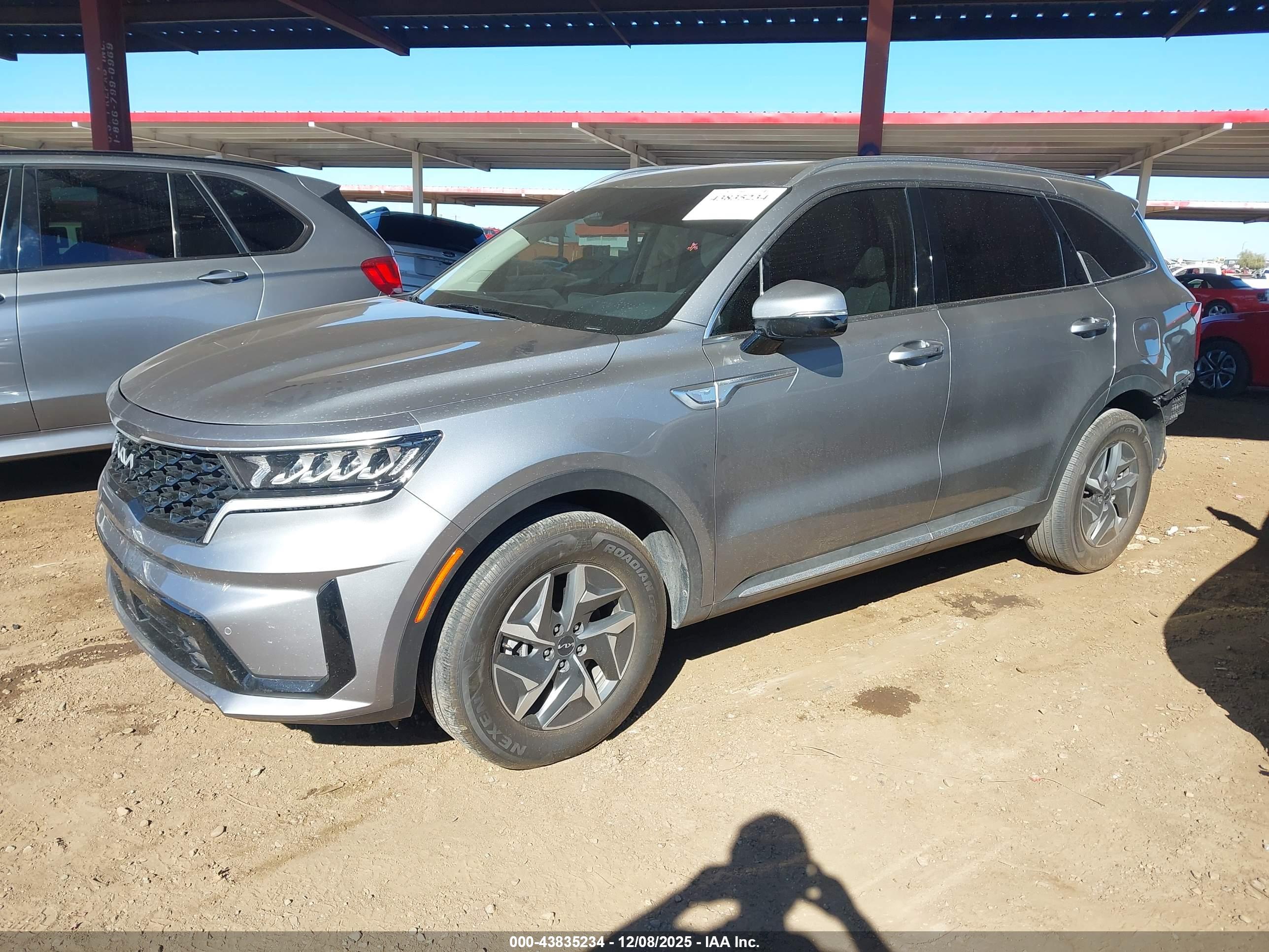 KIA SORENTO image 2