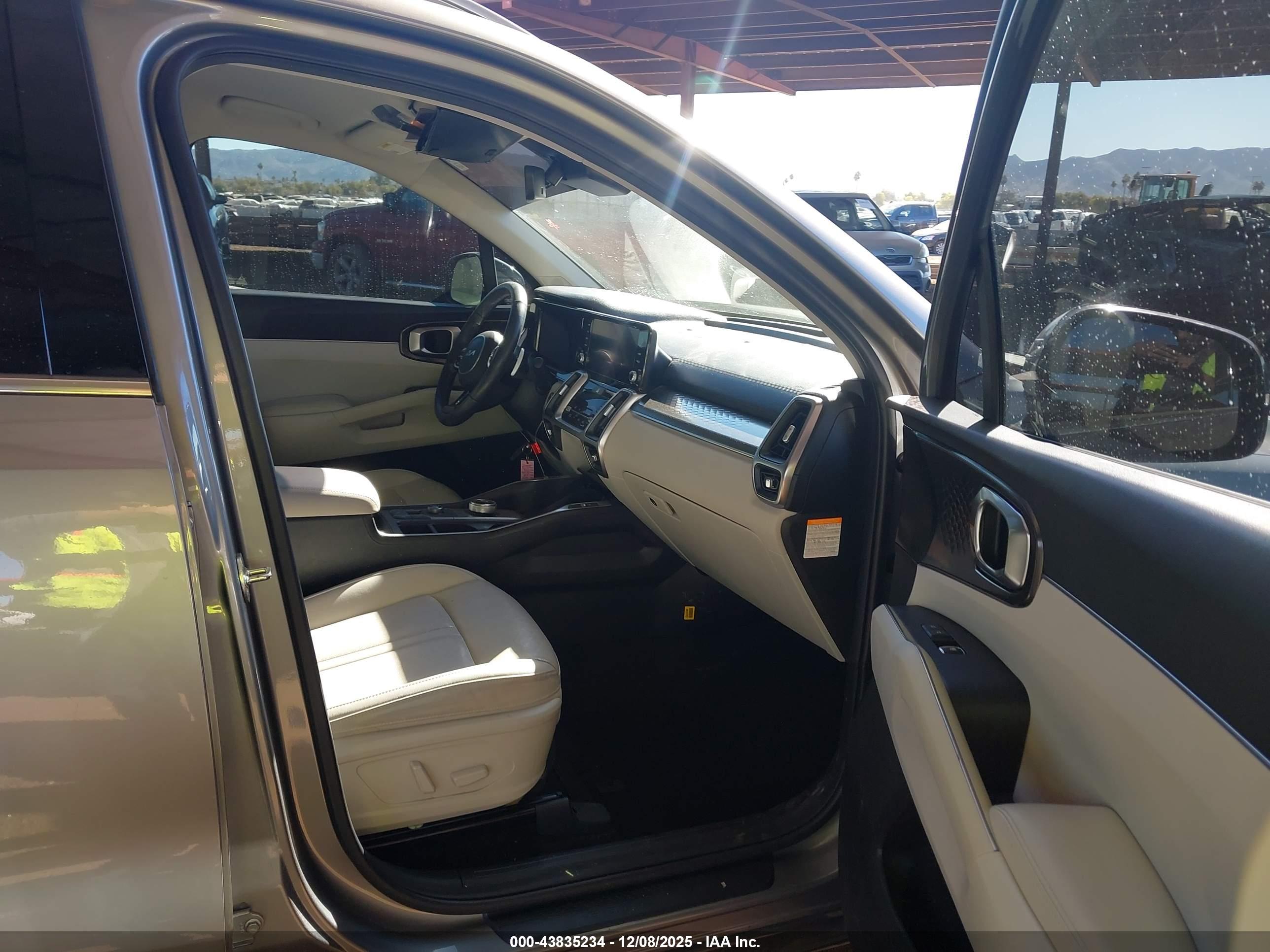 KIA SORENTO image 5