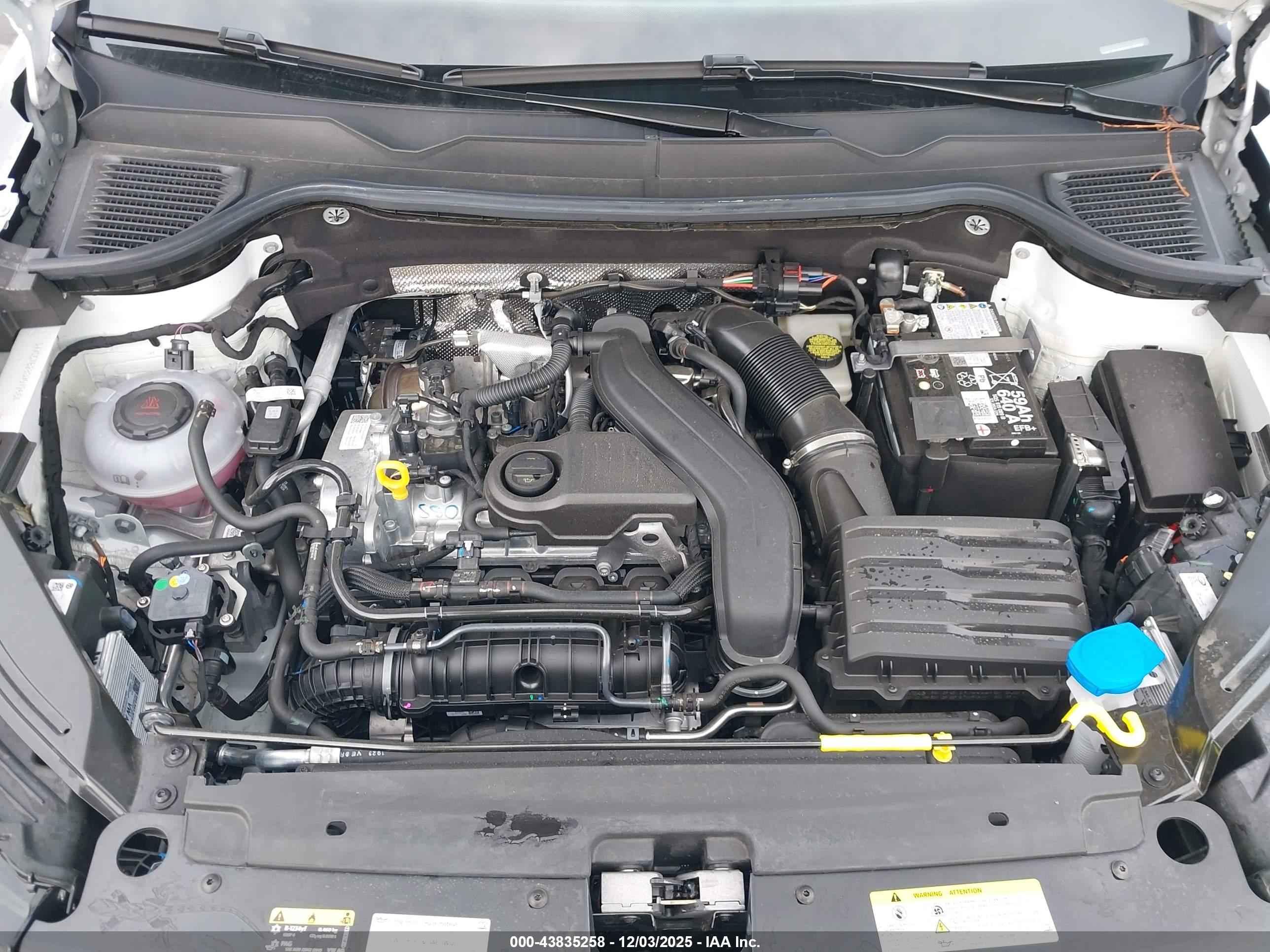 VOLKSWAGEN TAOS image 10