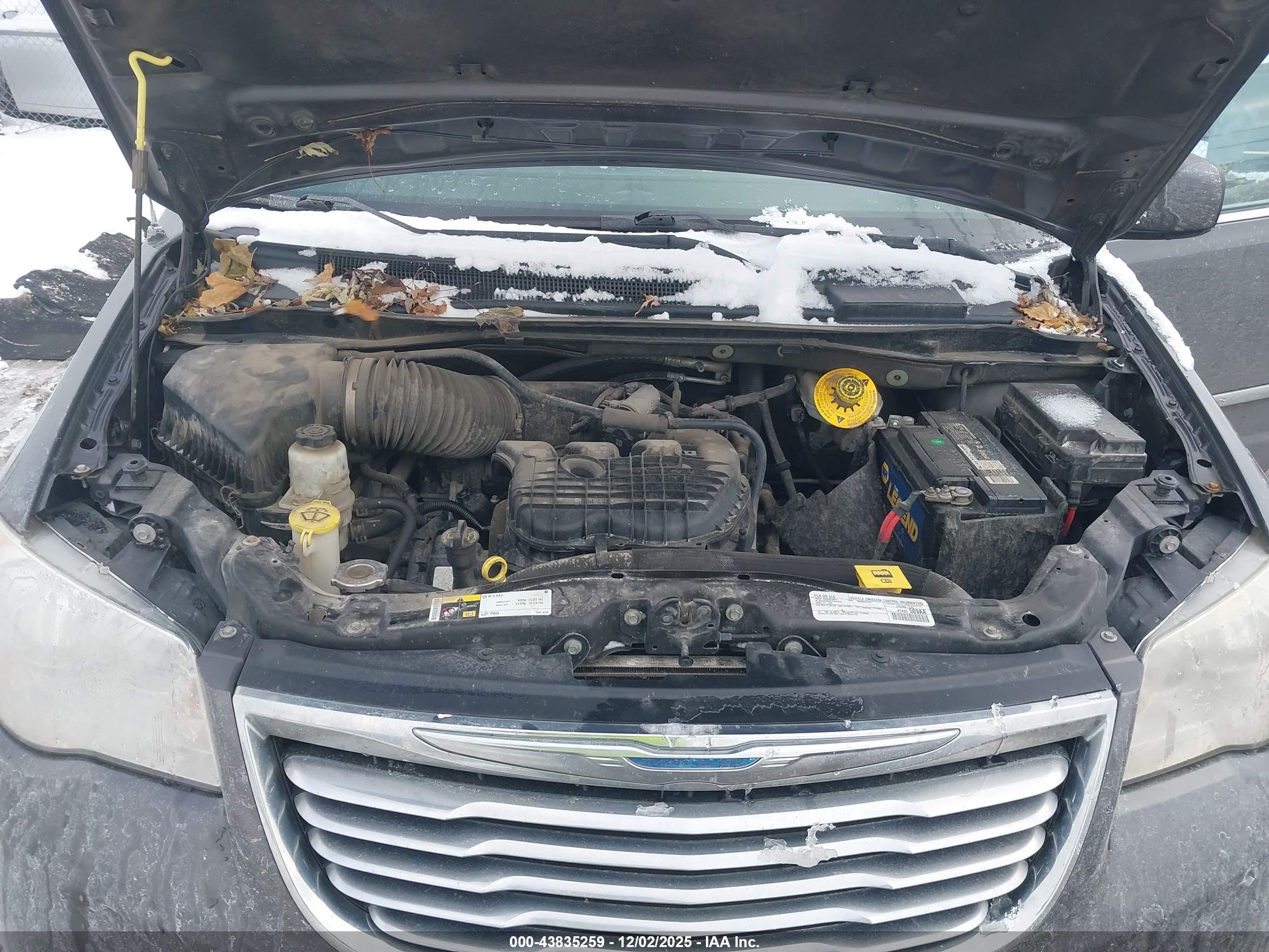 CHRYSLER TOWN image 10