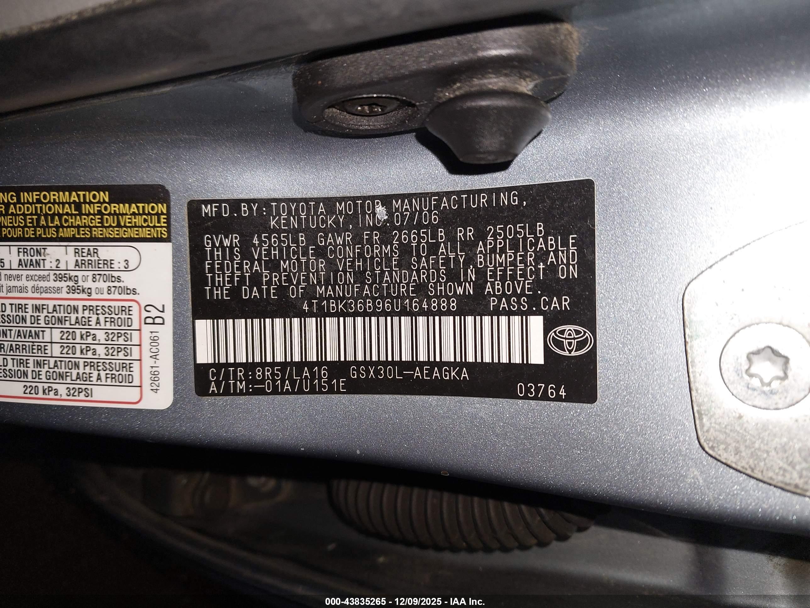 TOYOTA AVALON image 9