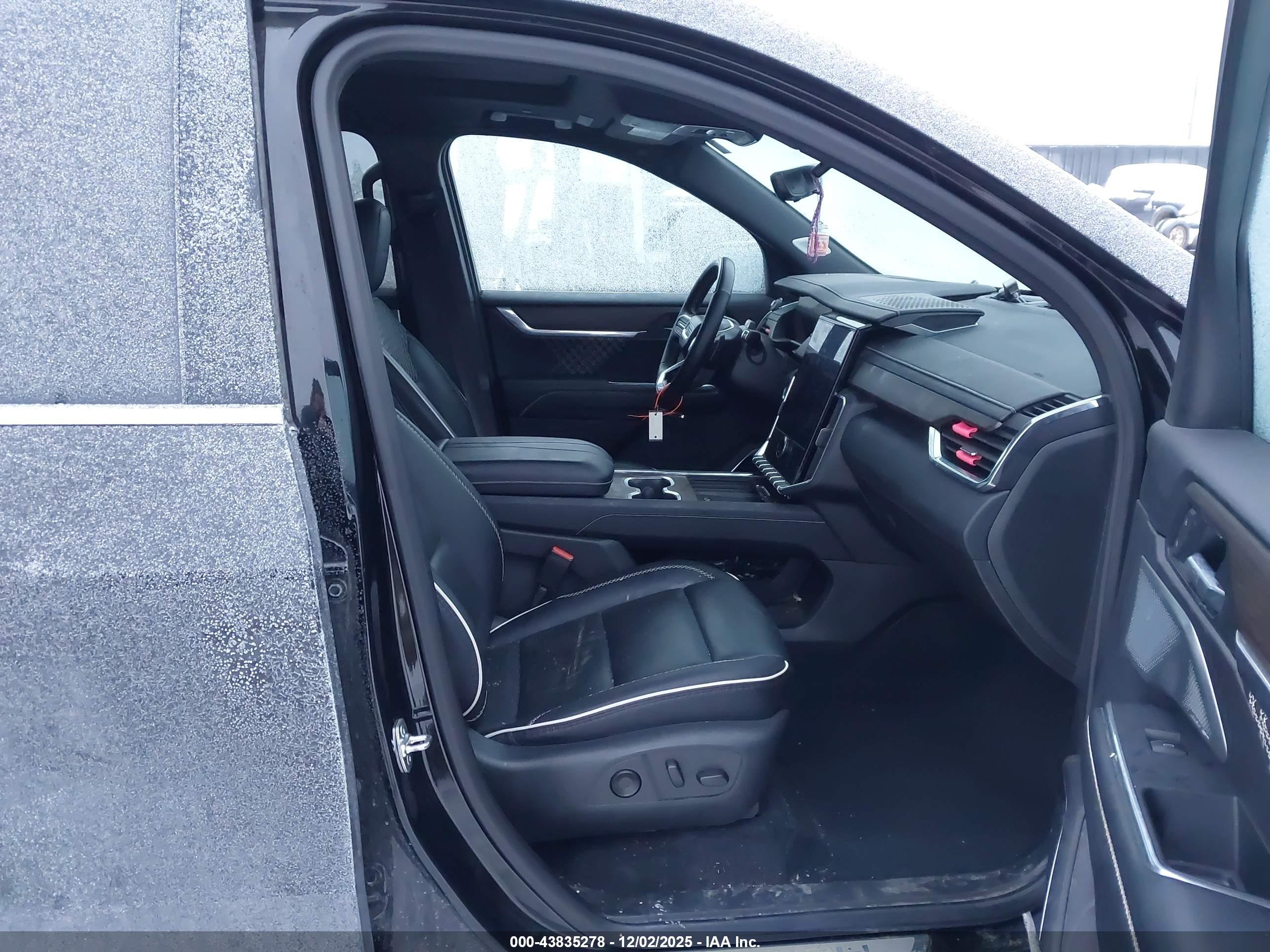 GMC ACADIA image 5