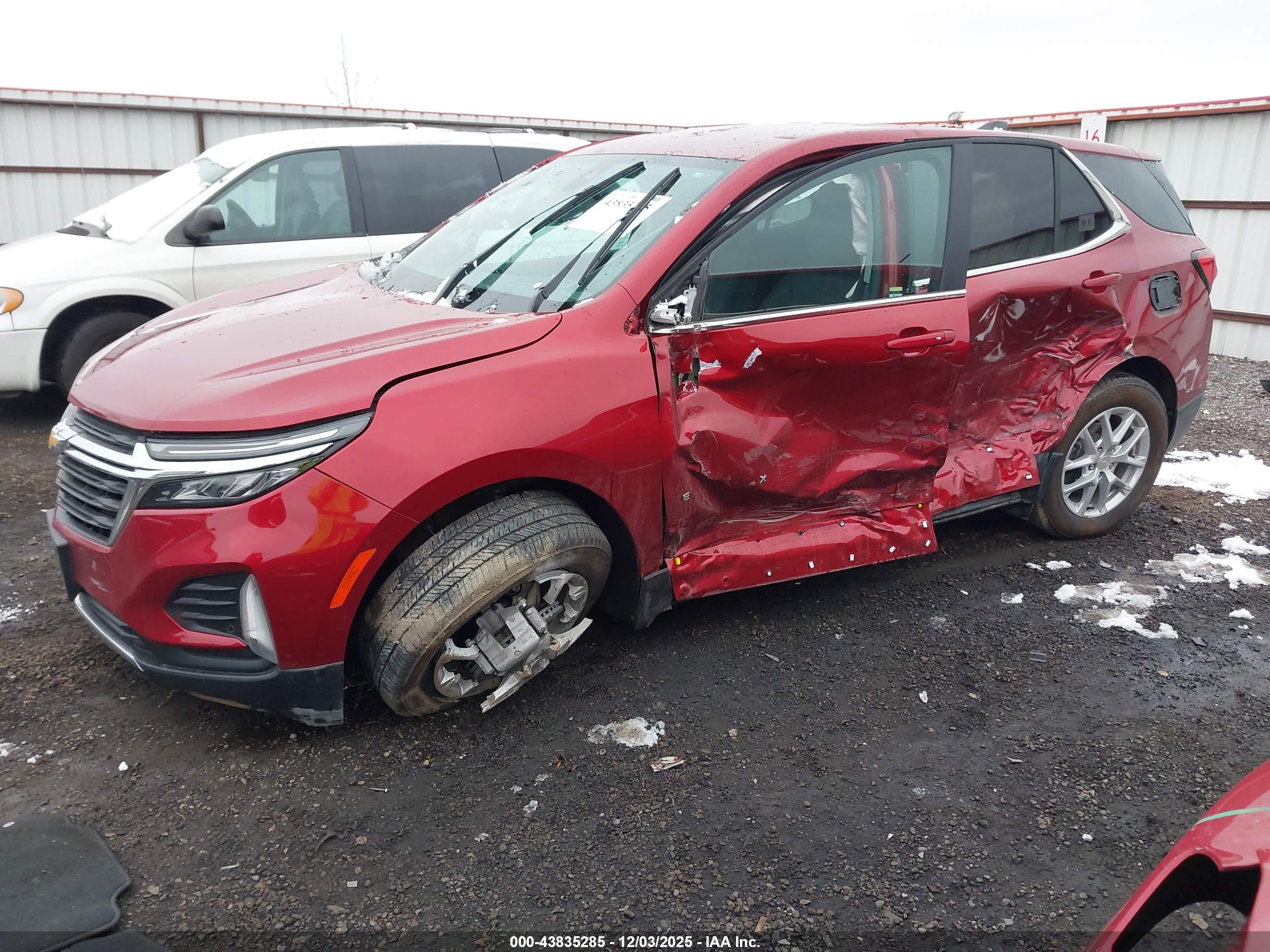 CHEVROLET EQUINOX image 2