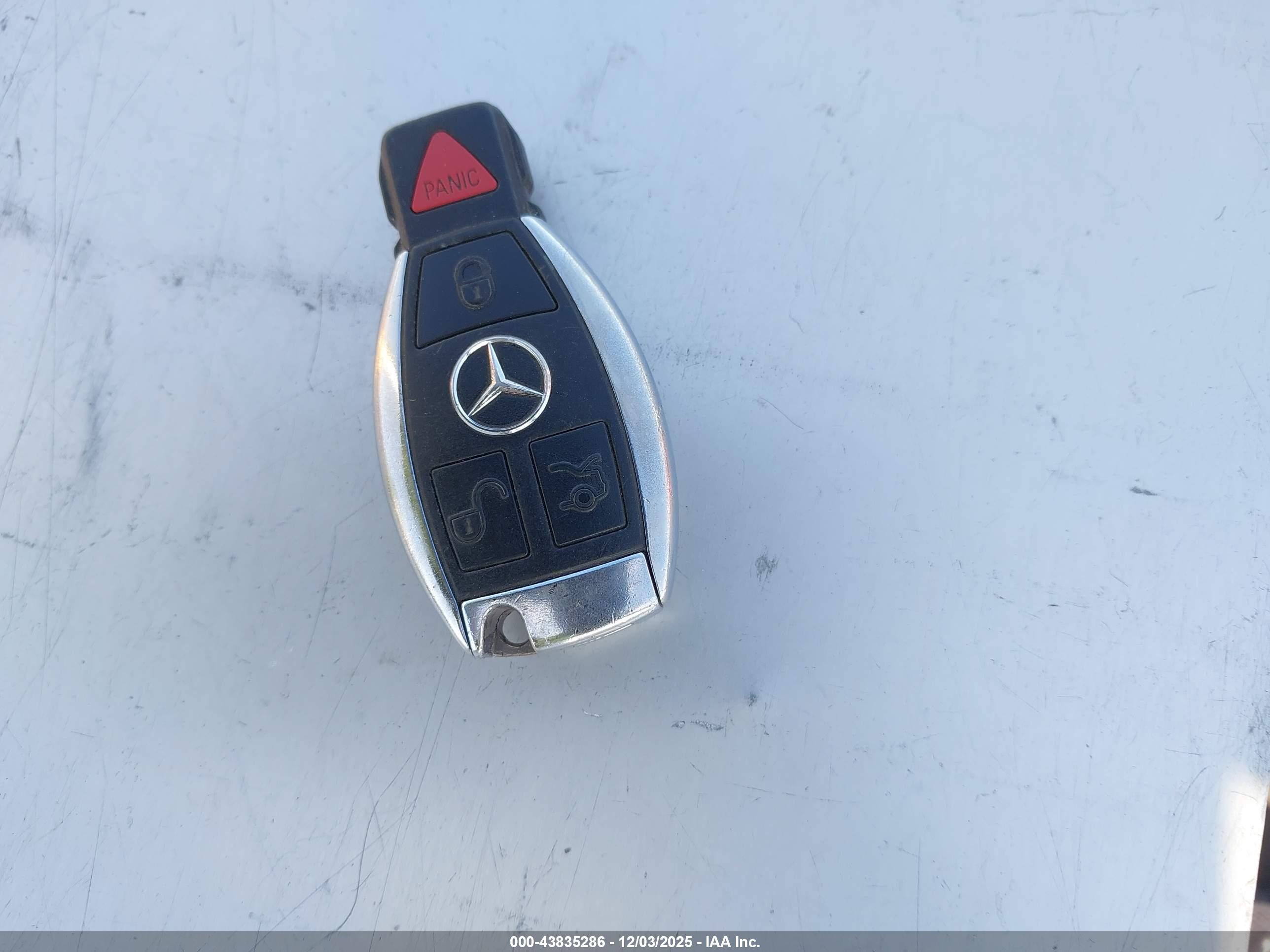 MERCEDES-BENZ E image 11