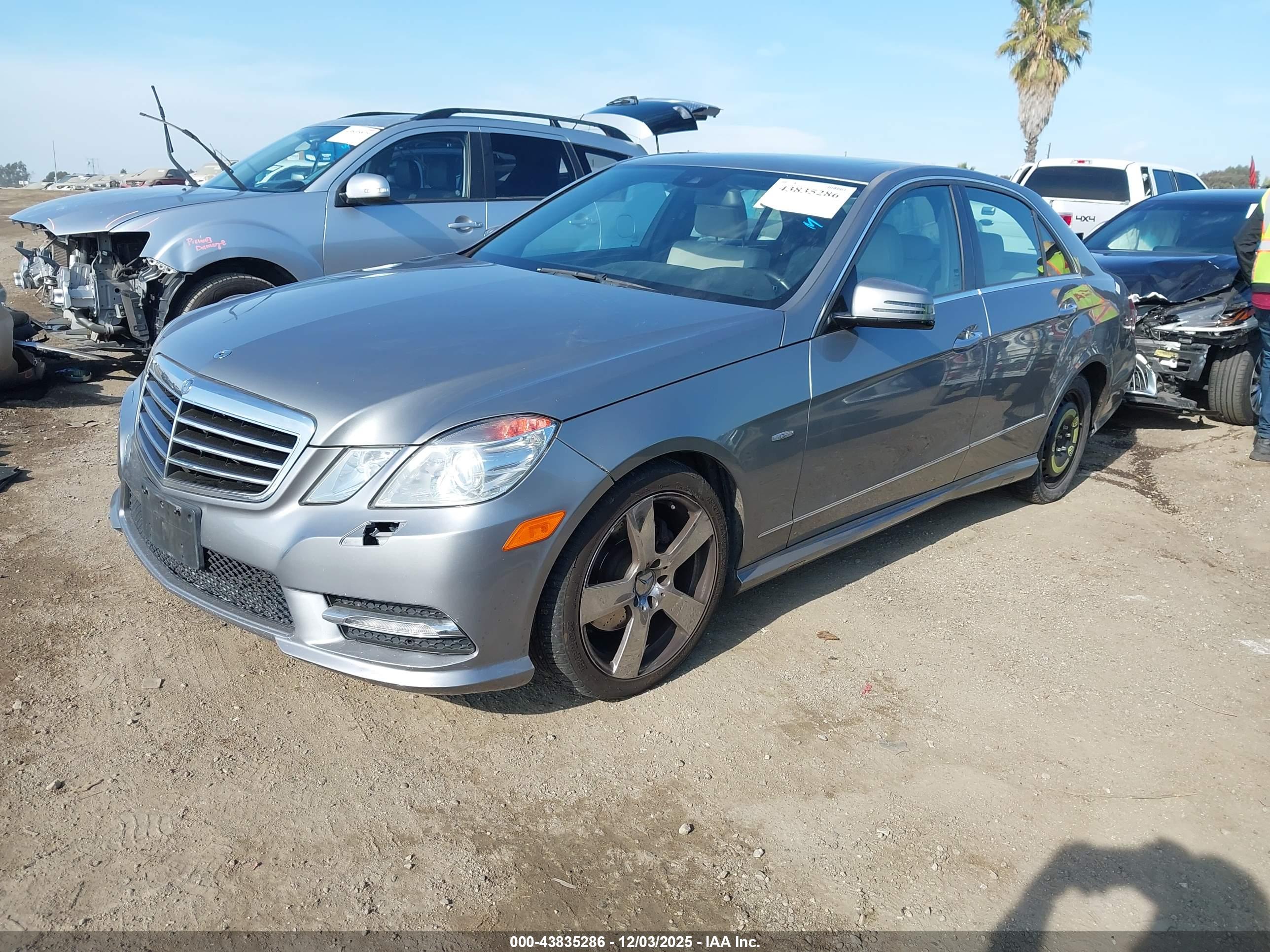 MERCEDES-BENZ E image 2