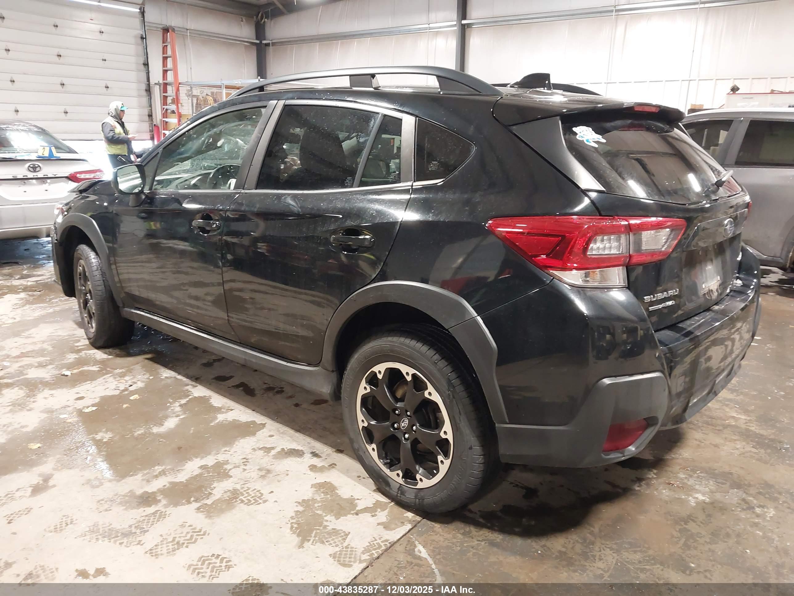 SUBARU CROSSTREK image 3