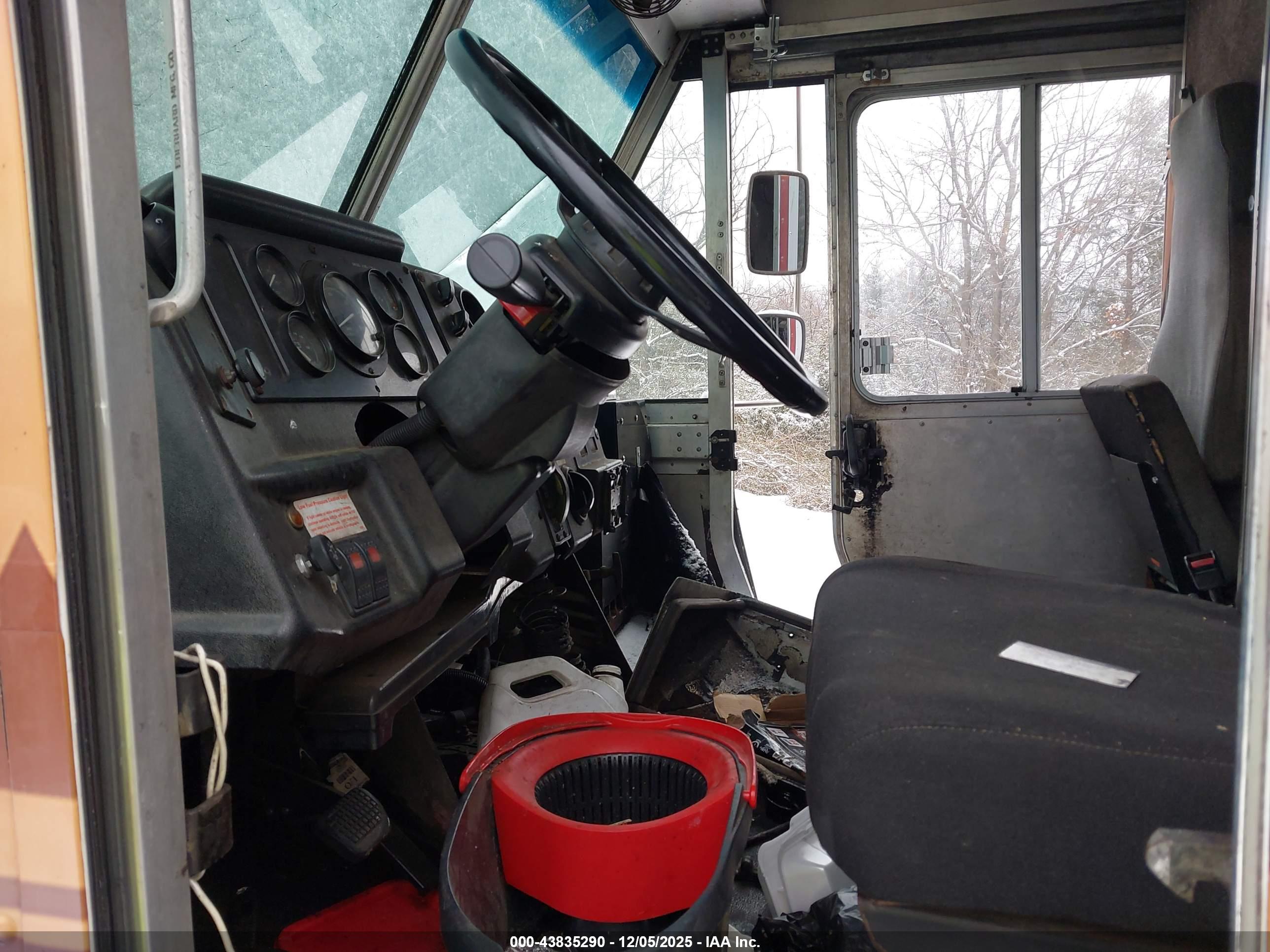 FREIGHTLINER CHASSIS image 8