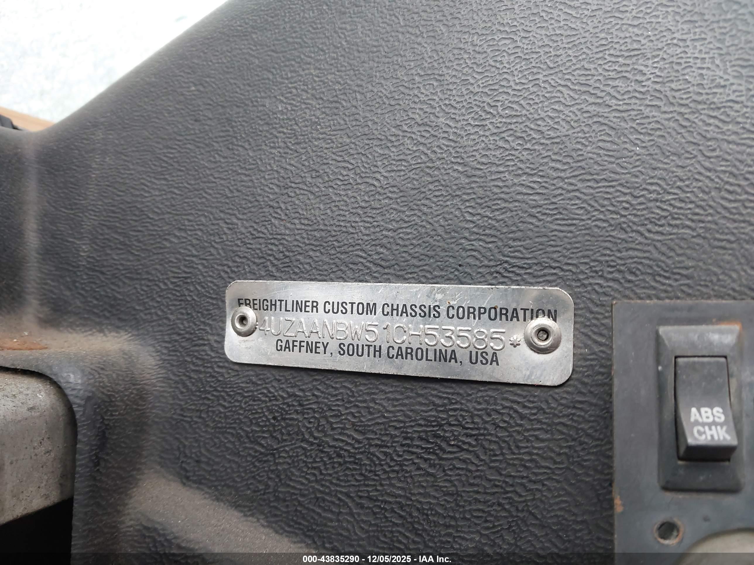 FREIGHTLINER CHASSIS image 9