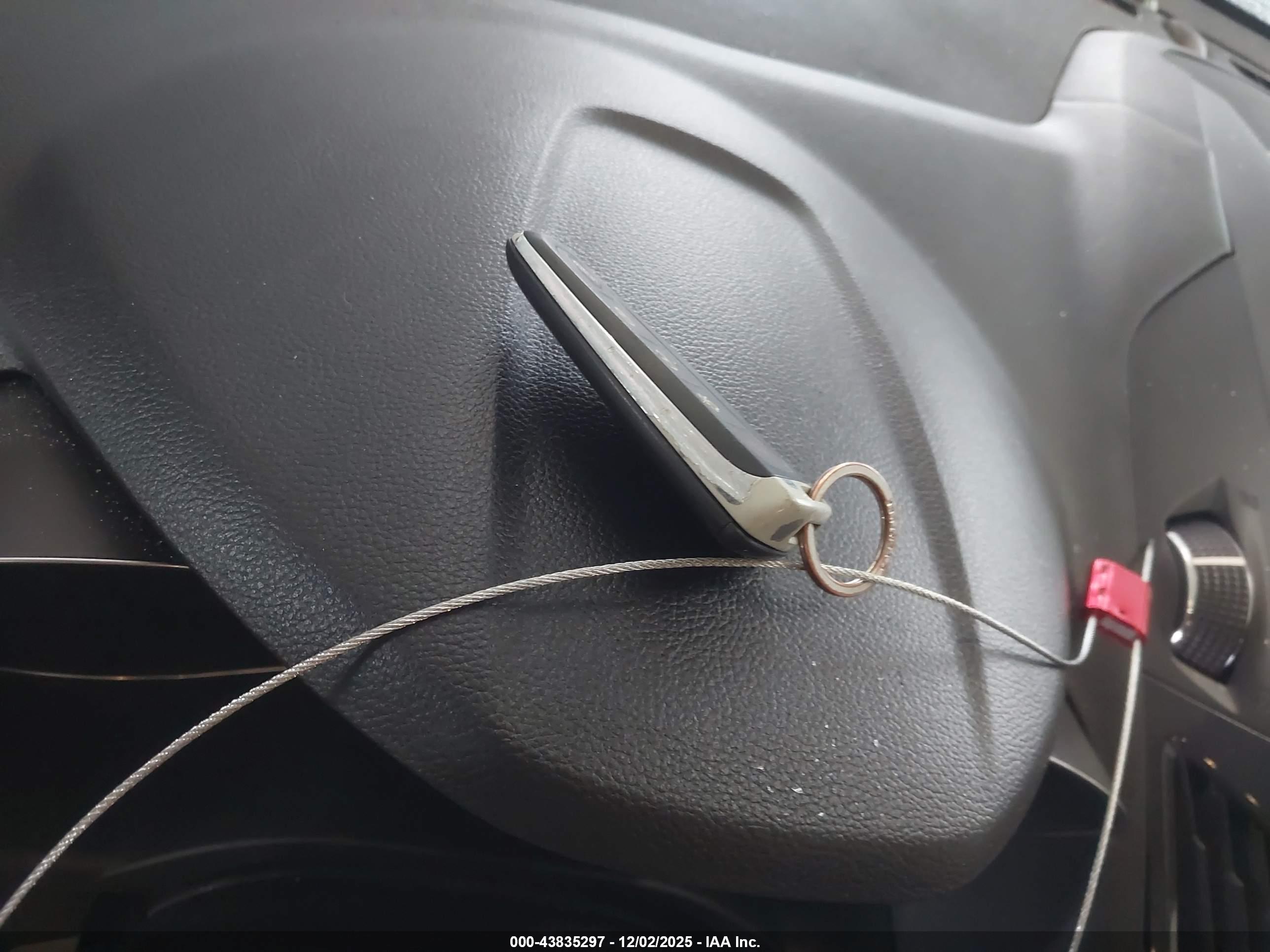 FORD ESCAPE image 11