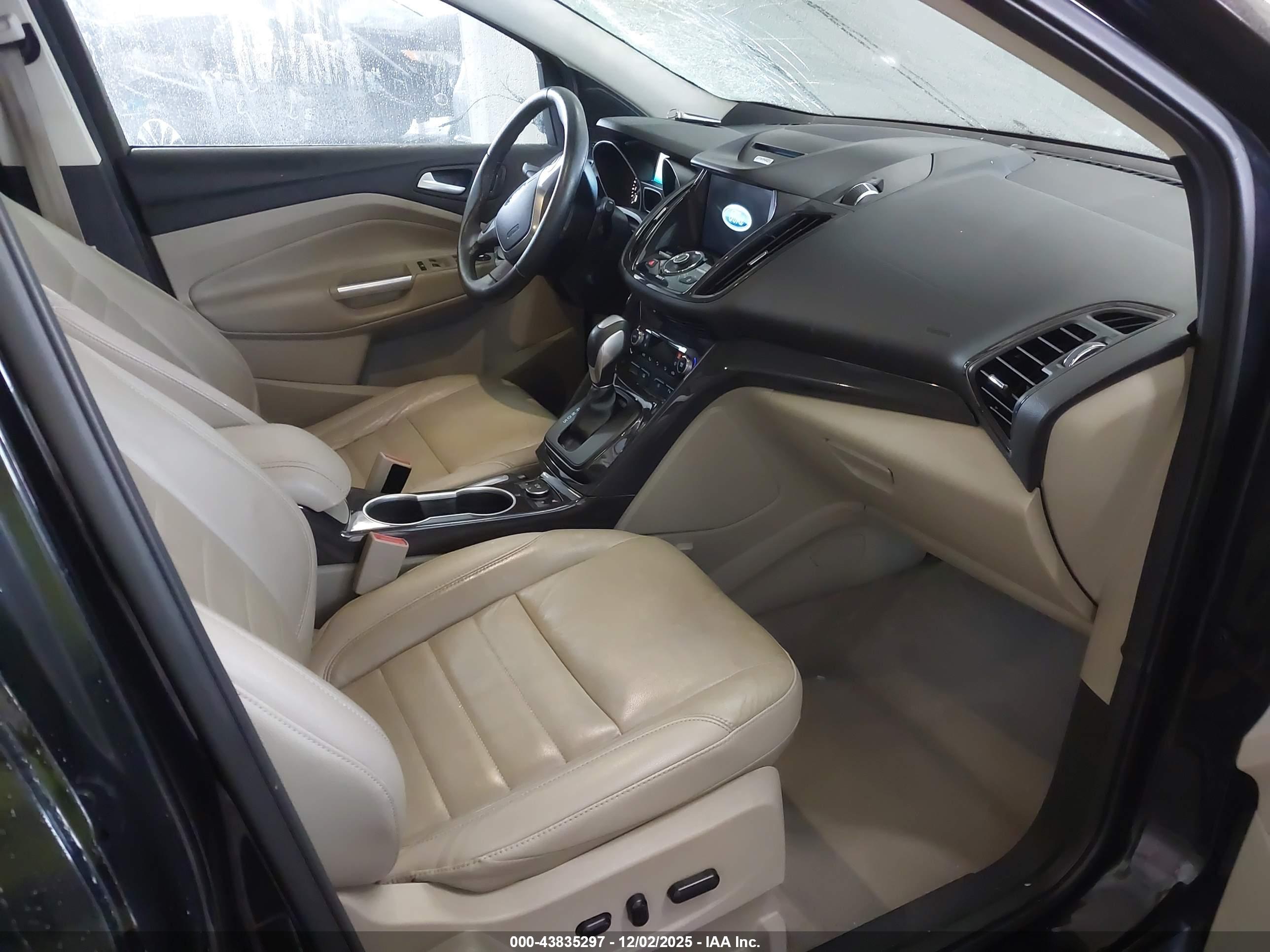 FORD ESCAPE image 5