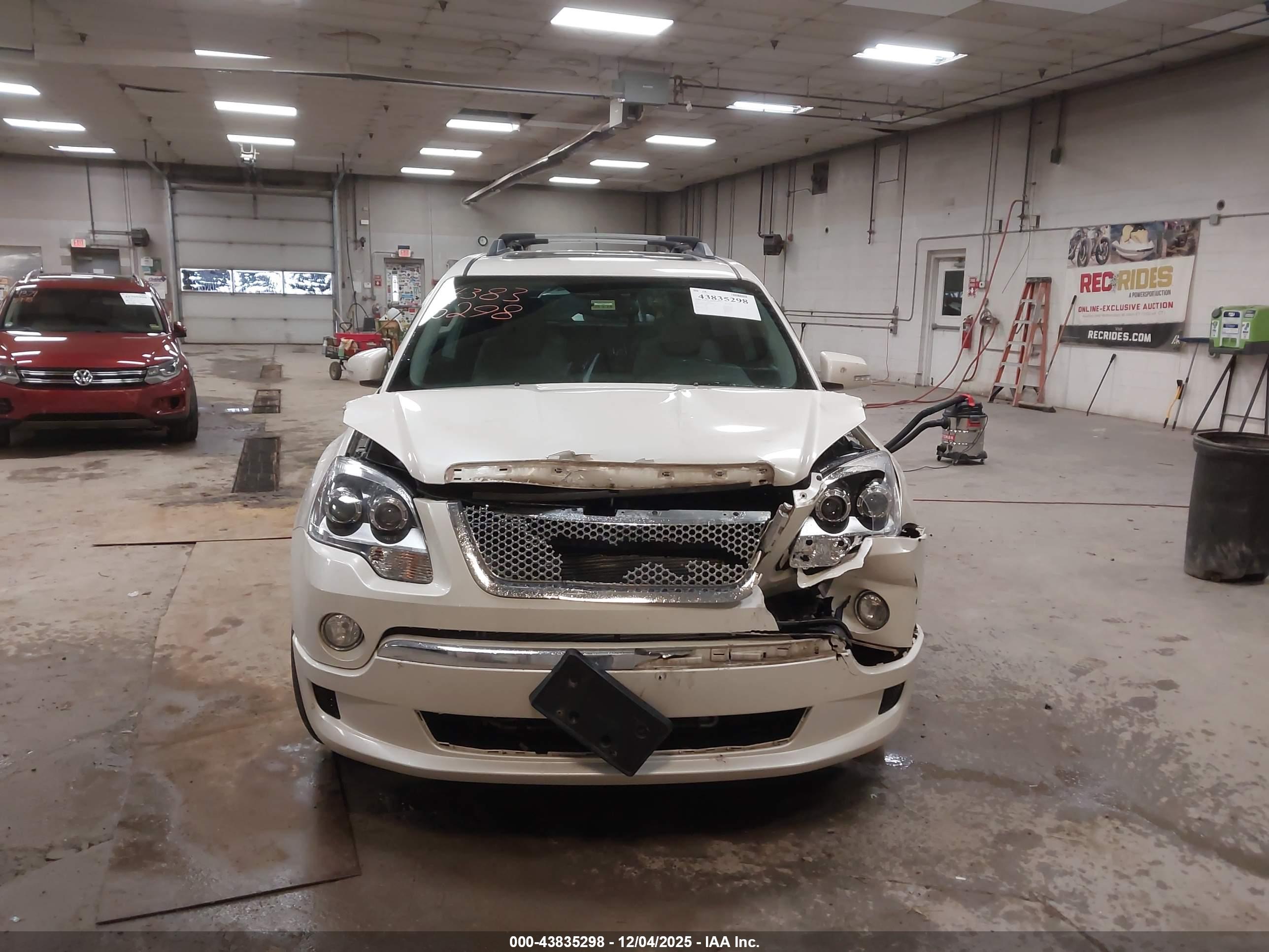 GMC ACADIA image 6