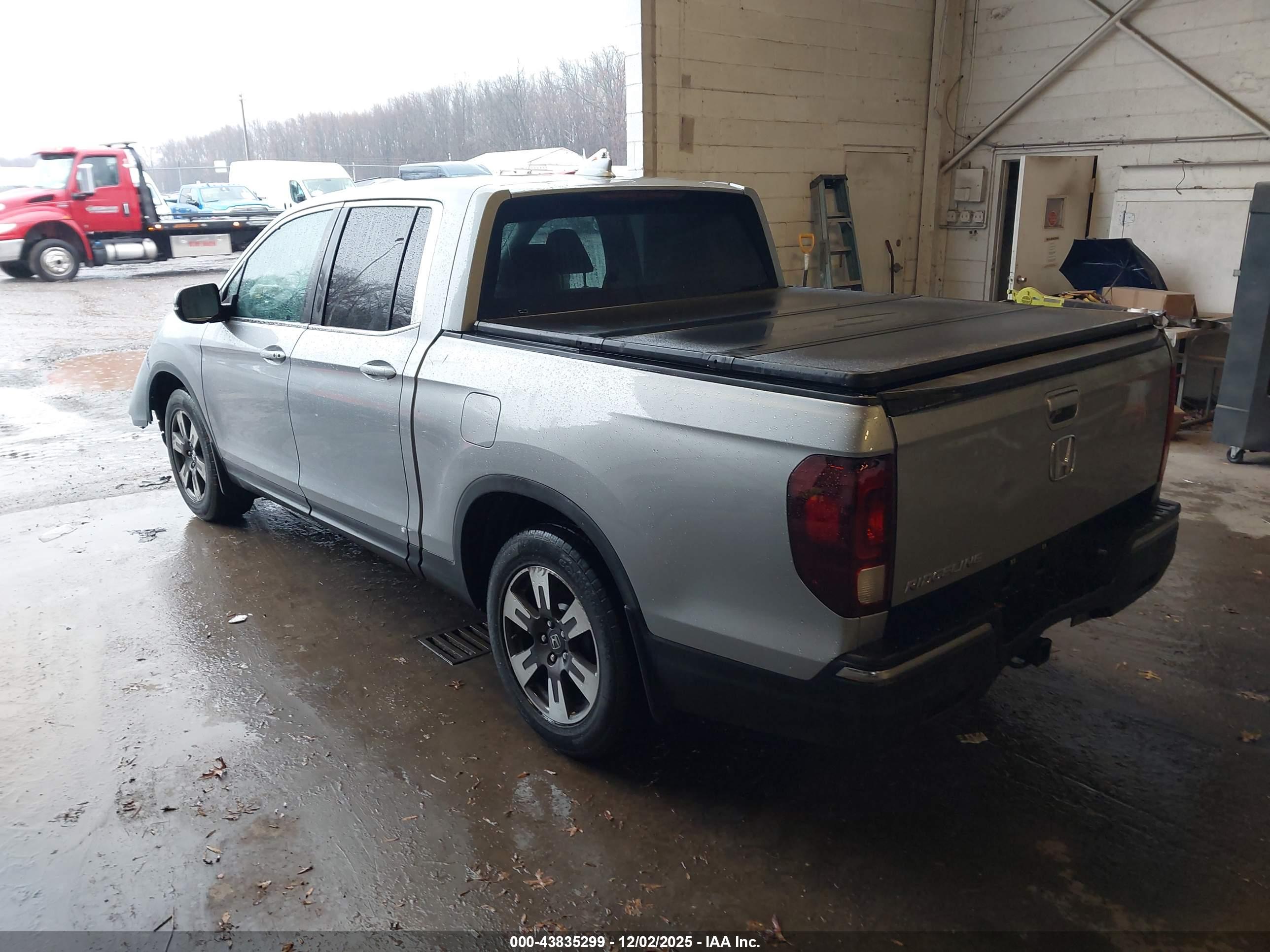 HONDA RIDGELINE image 3