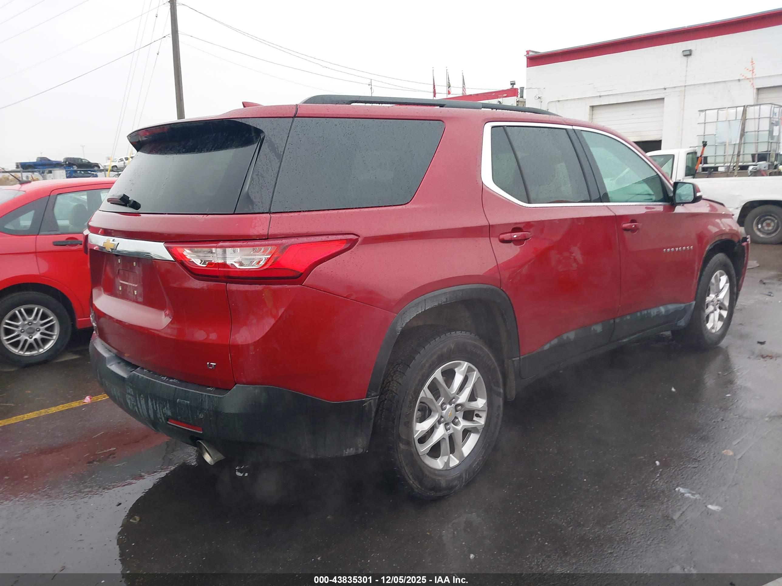 CHEVROLET TRAVERSE image 4