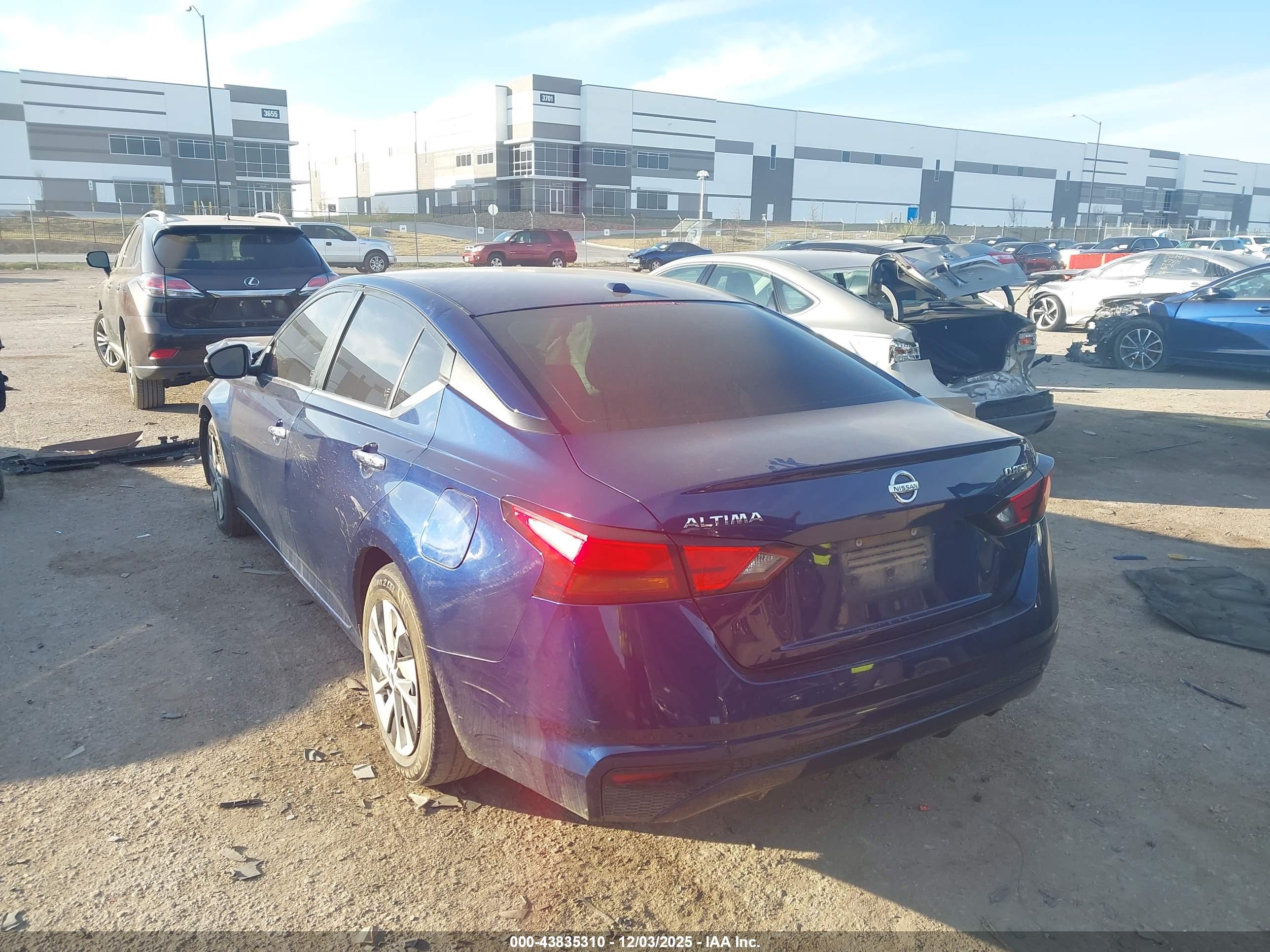 NISSAN ALTIMA image 3
