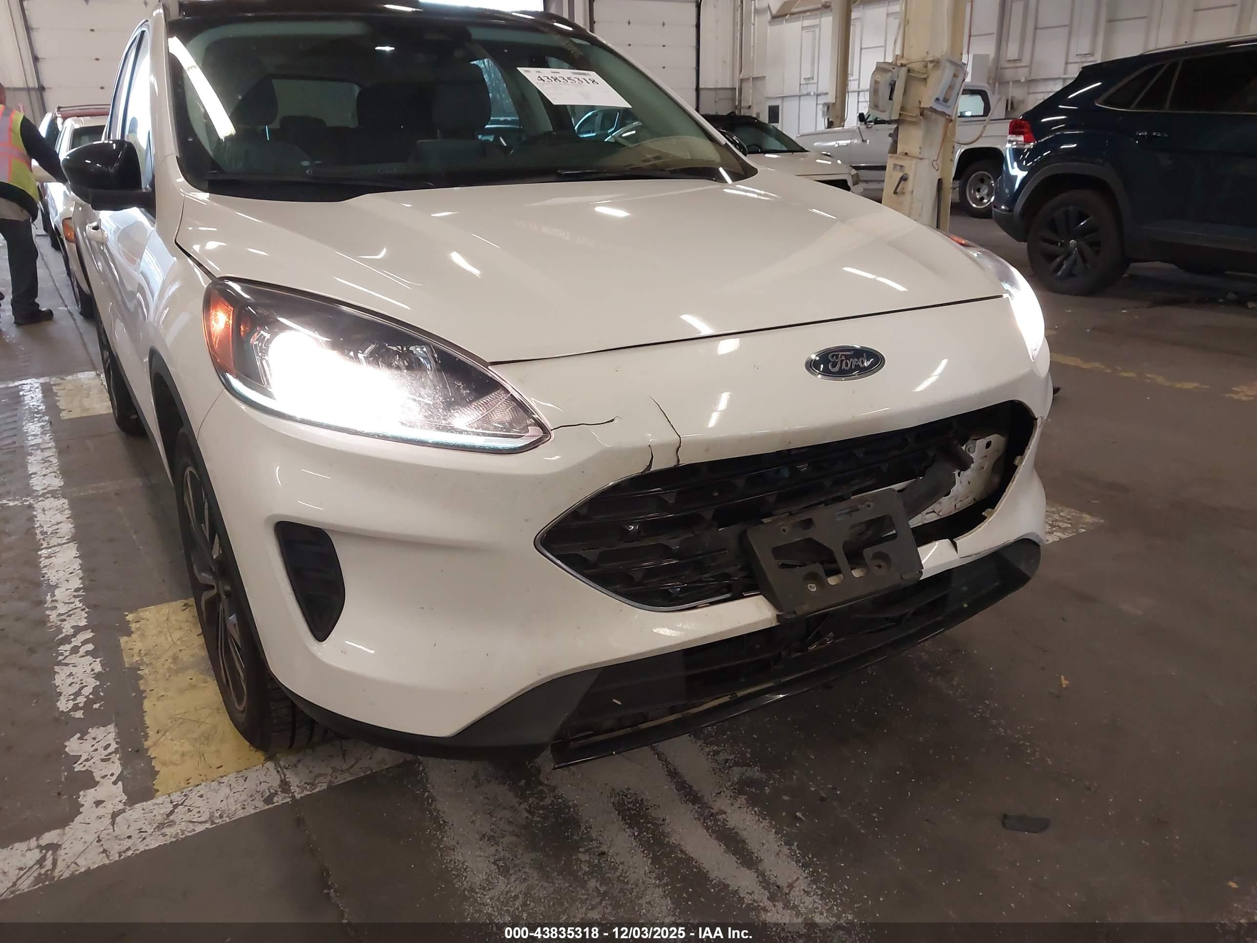 FORD ESCAPE image 6