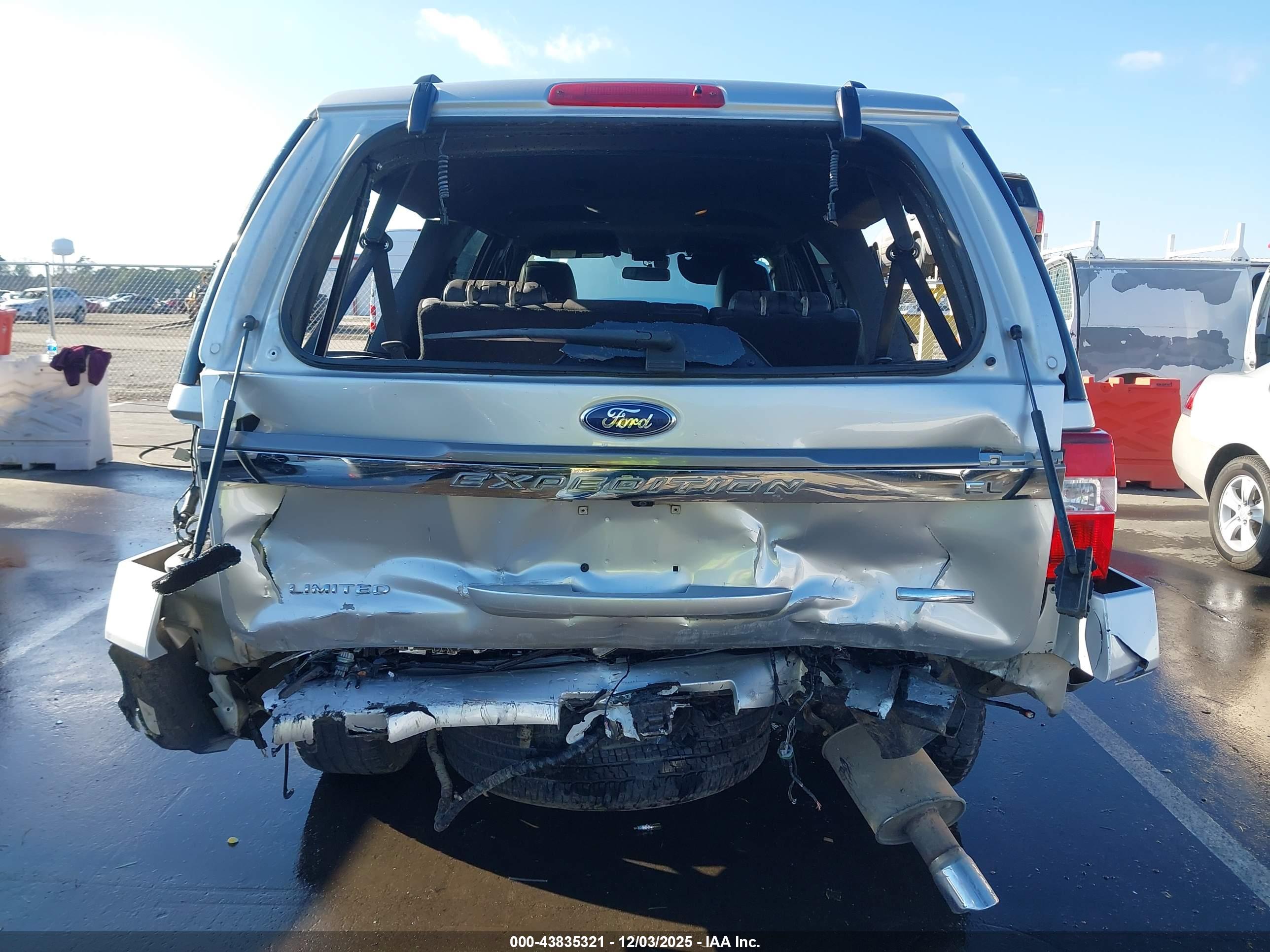 FORD EXPEDITION image 6