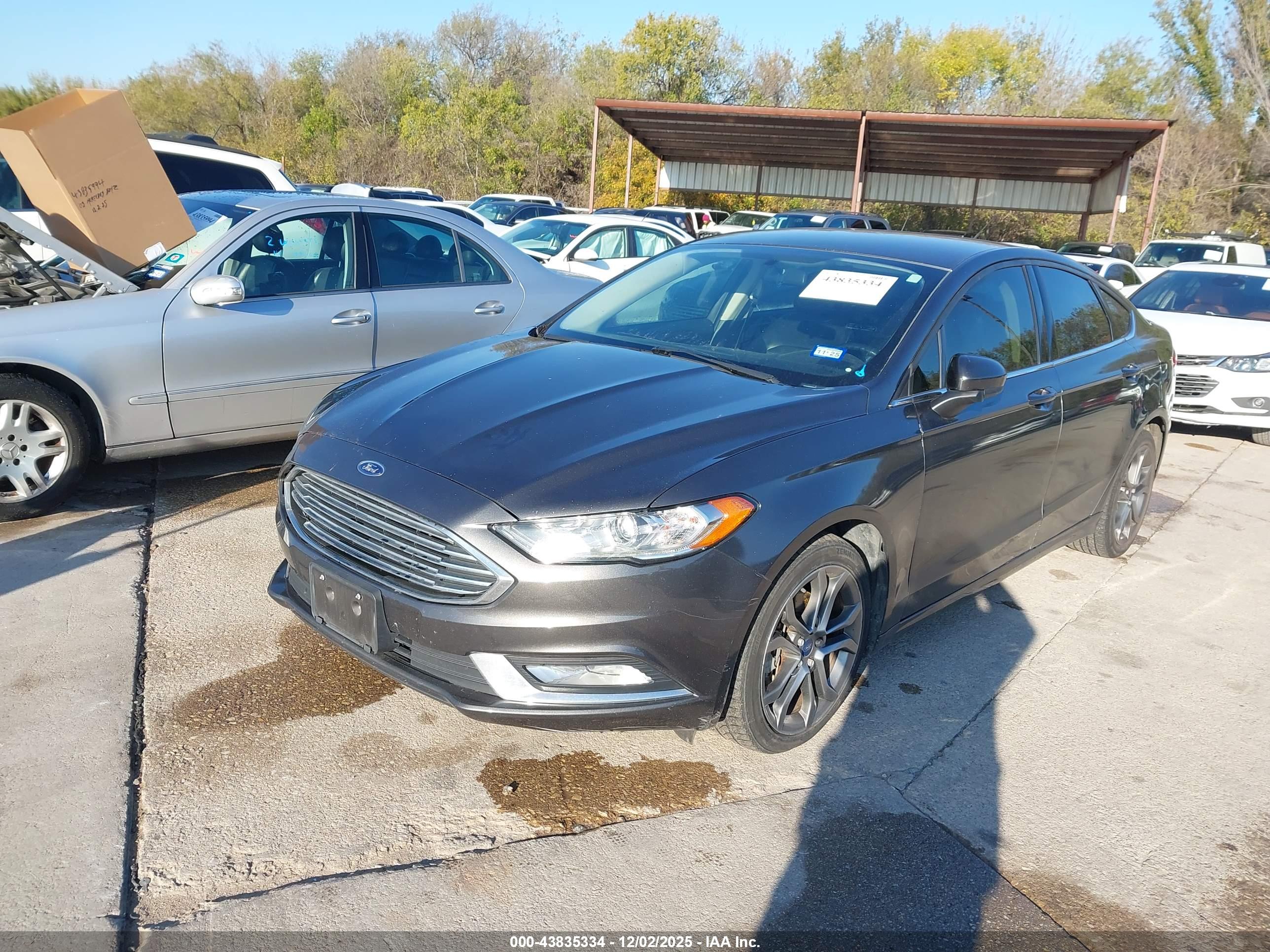 FORD FUSION image 2