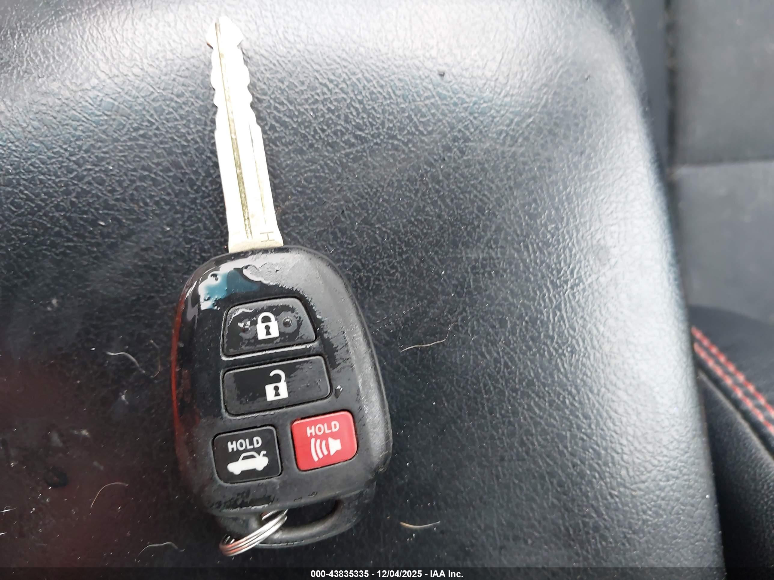 TOYOTA CAMRY image 11