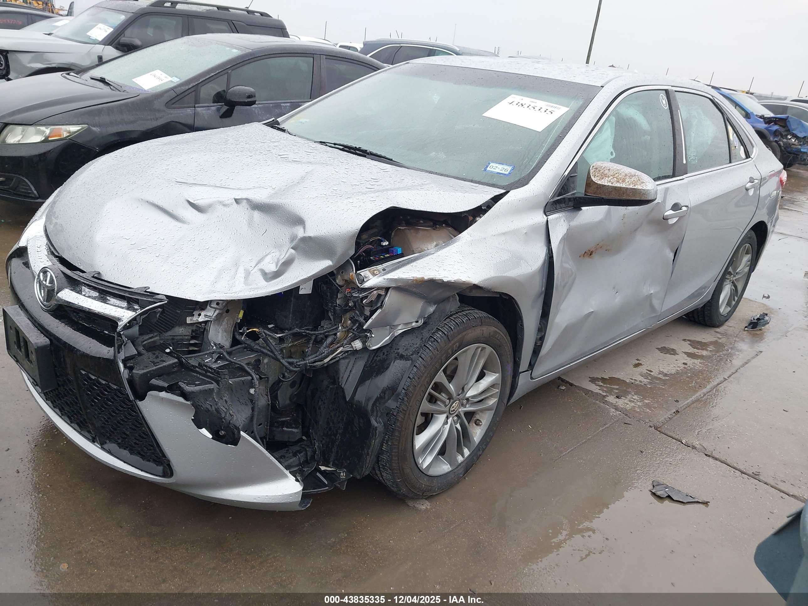 TOYOTA CAMRY image 2