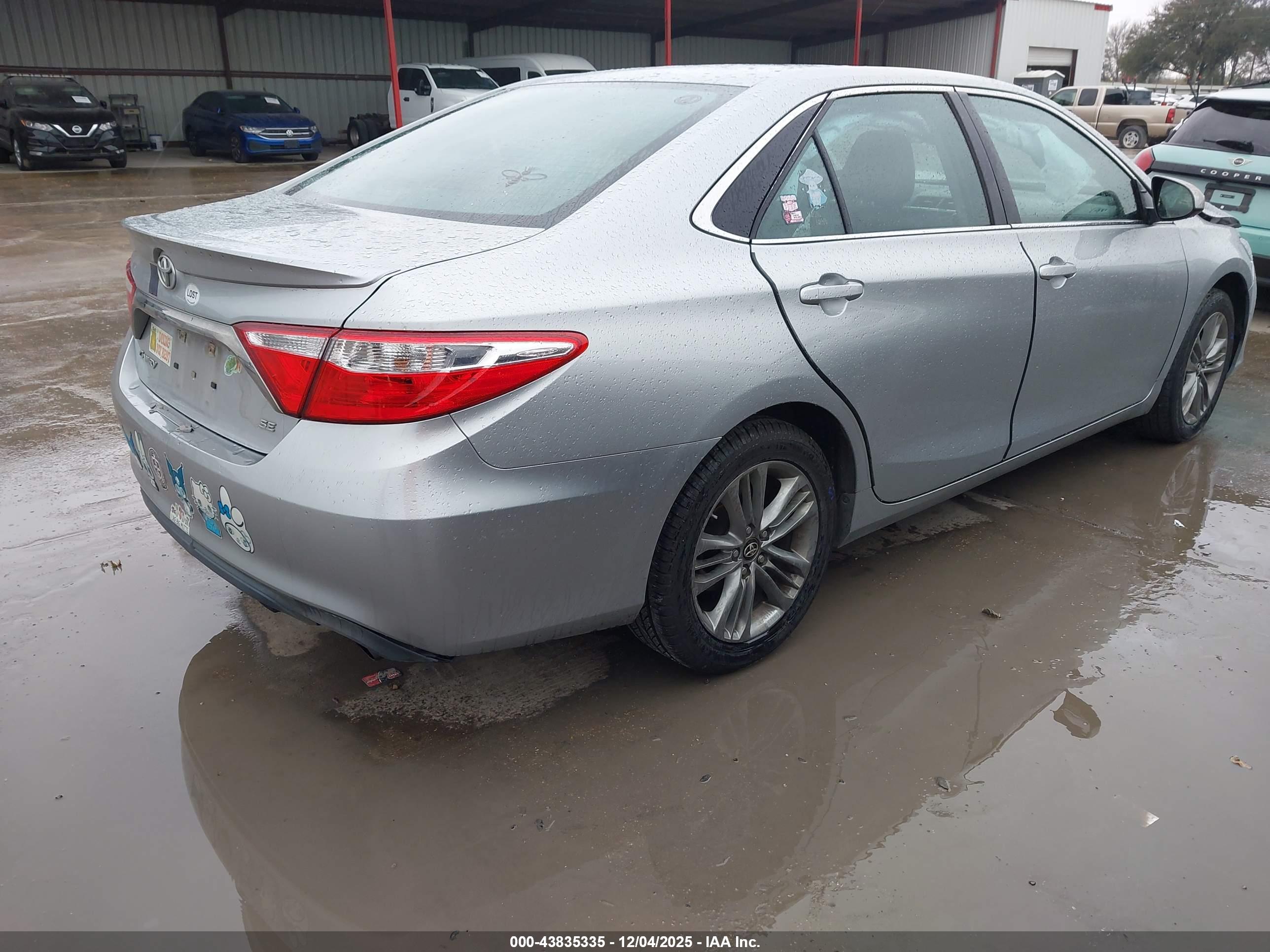 TOYOTA CAMRY image 4