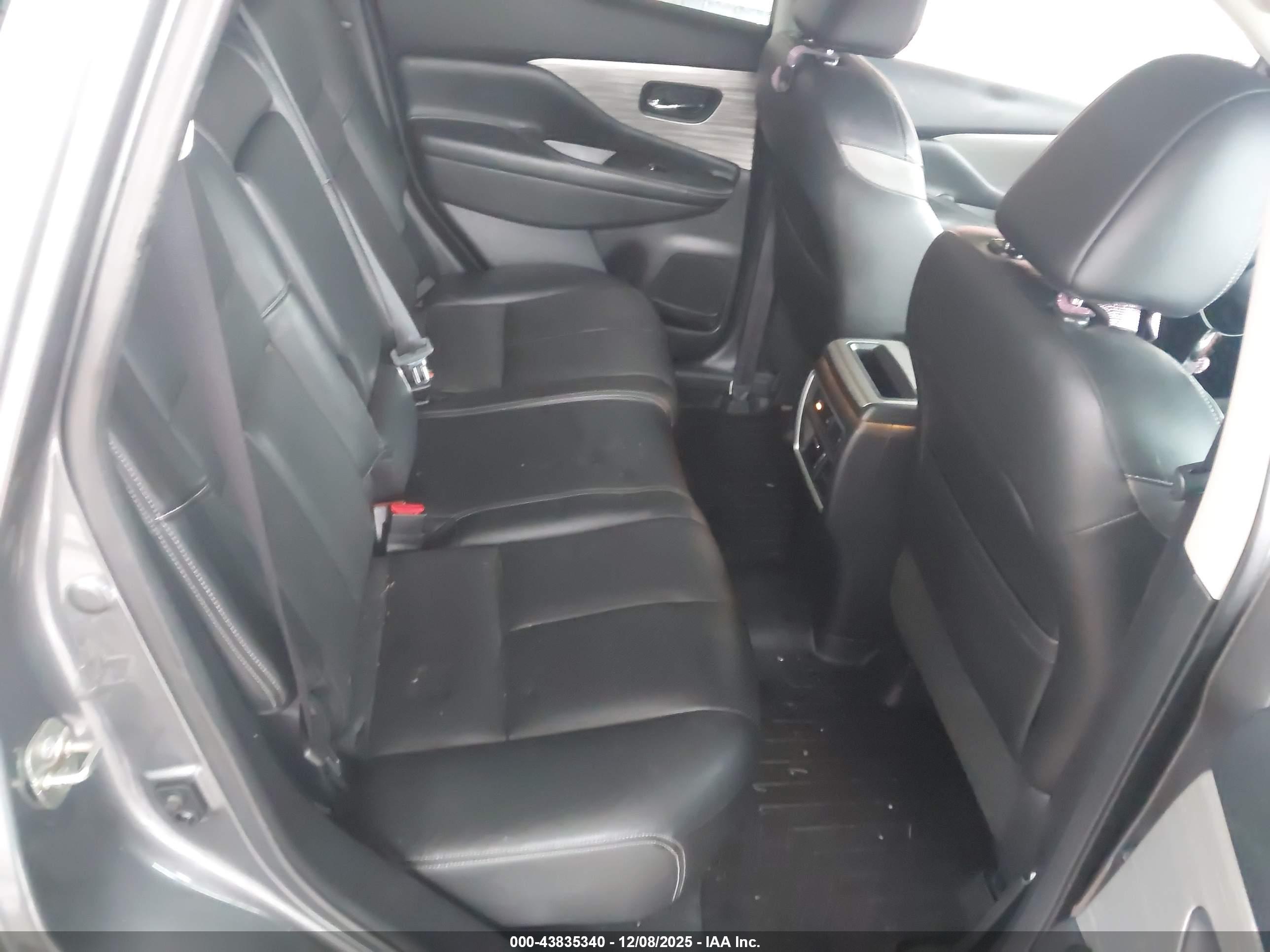 NISSAN MURANO image 8