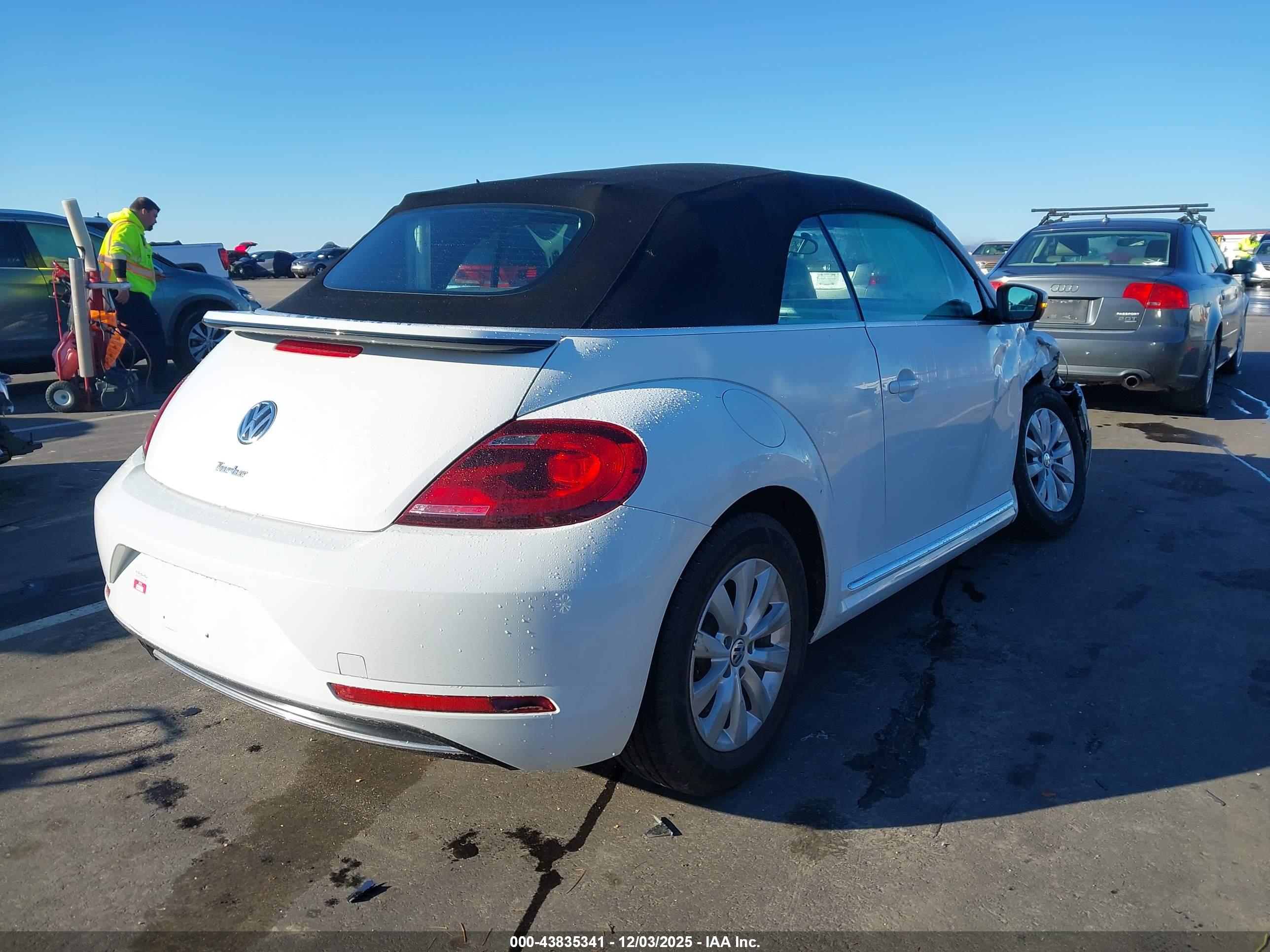 VOLKSWAGEN BEETLE image 4
