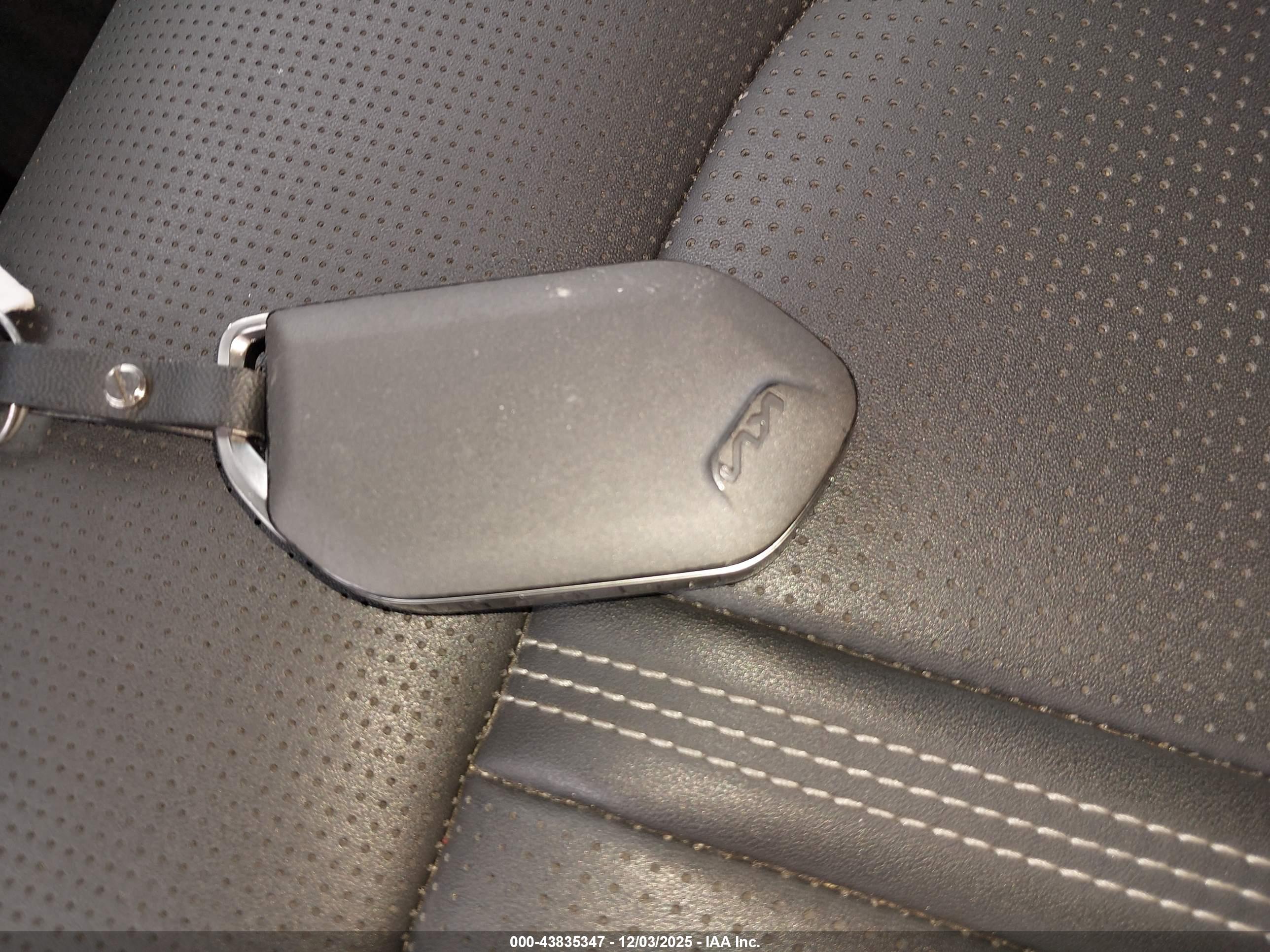 KIA K5 image 11