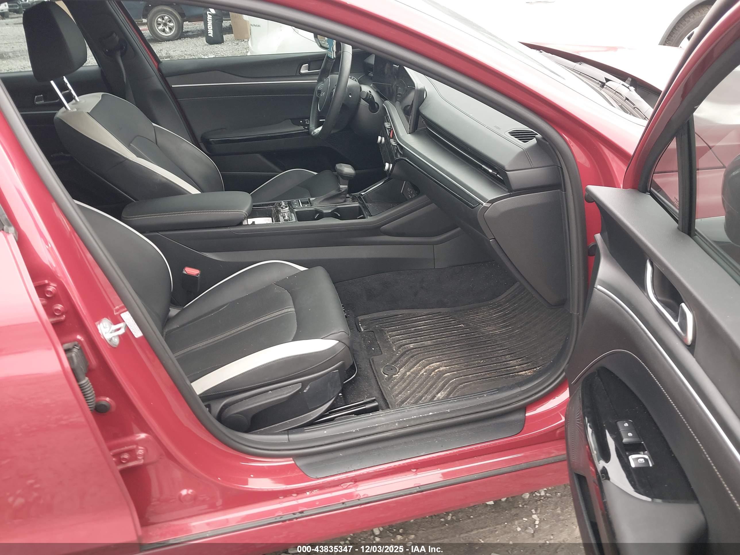 KIA K5 image 5