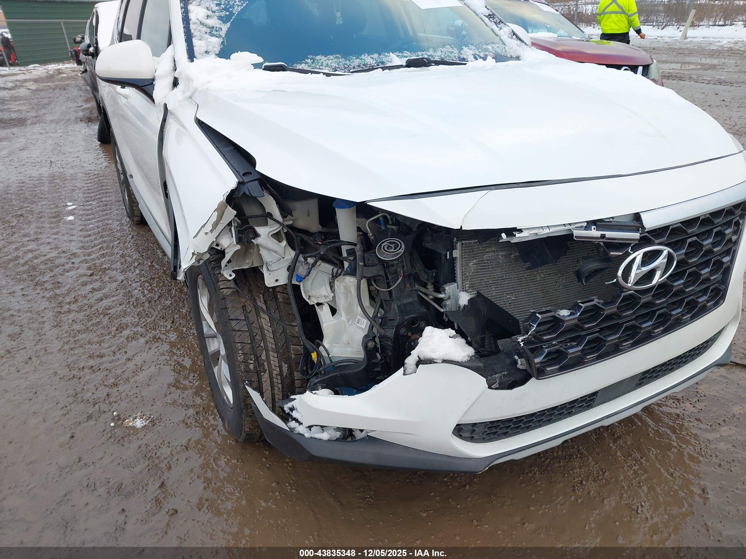 HYUNDAI SANTA image 6