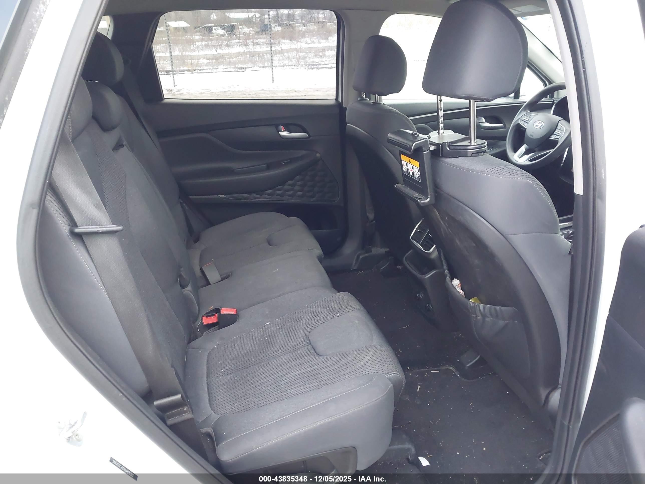 HYUNDAI SANTA image 8