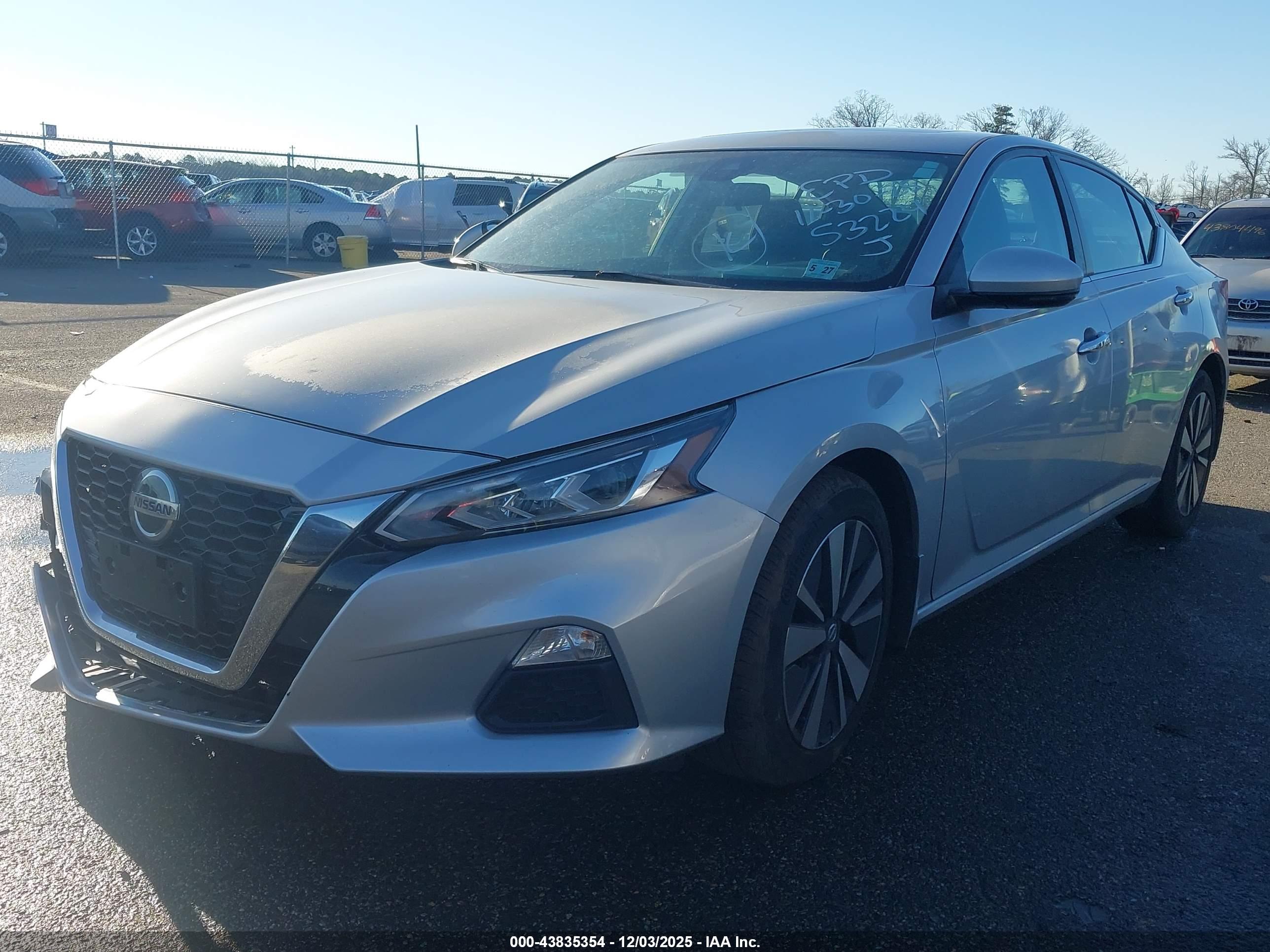 NISSAN ALTIMA image 2