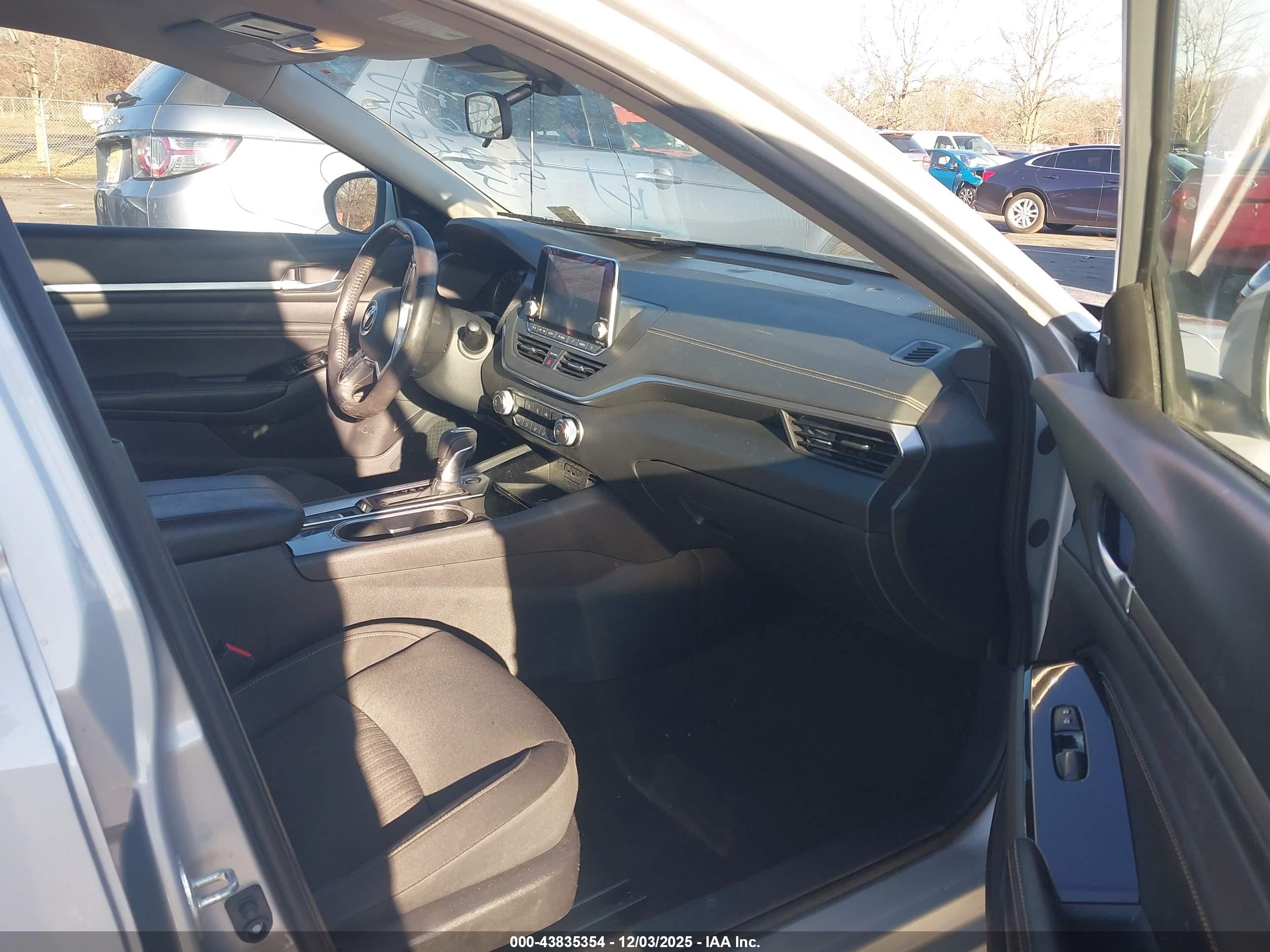 NISSAN ALTIMA image 5