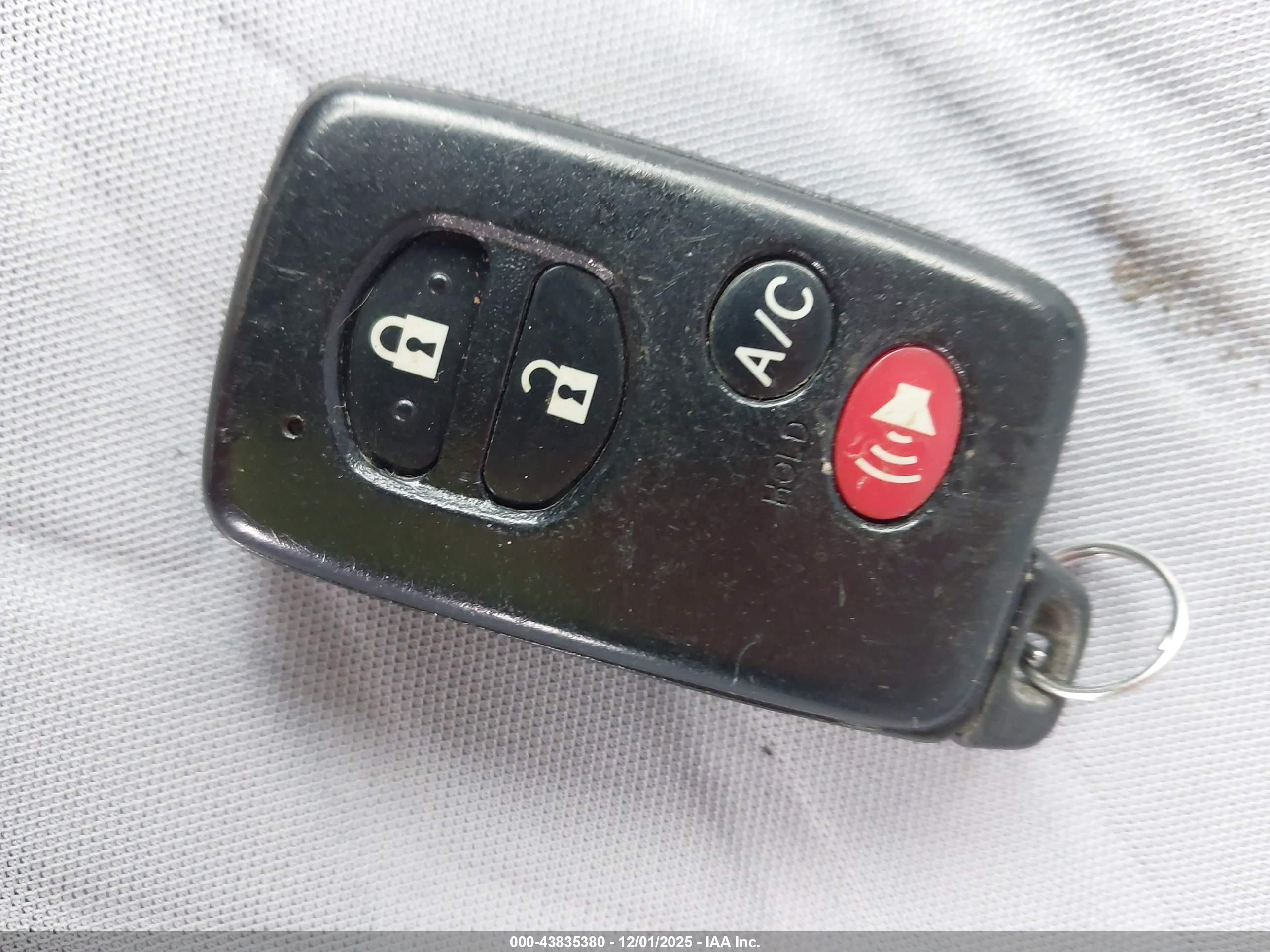TOYOTA PRIUS image 11