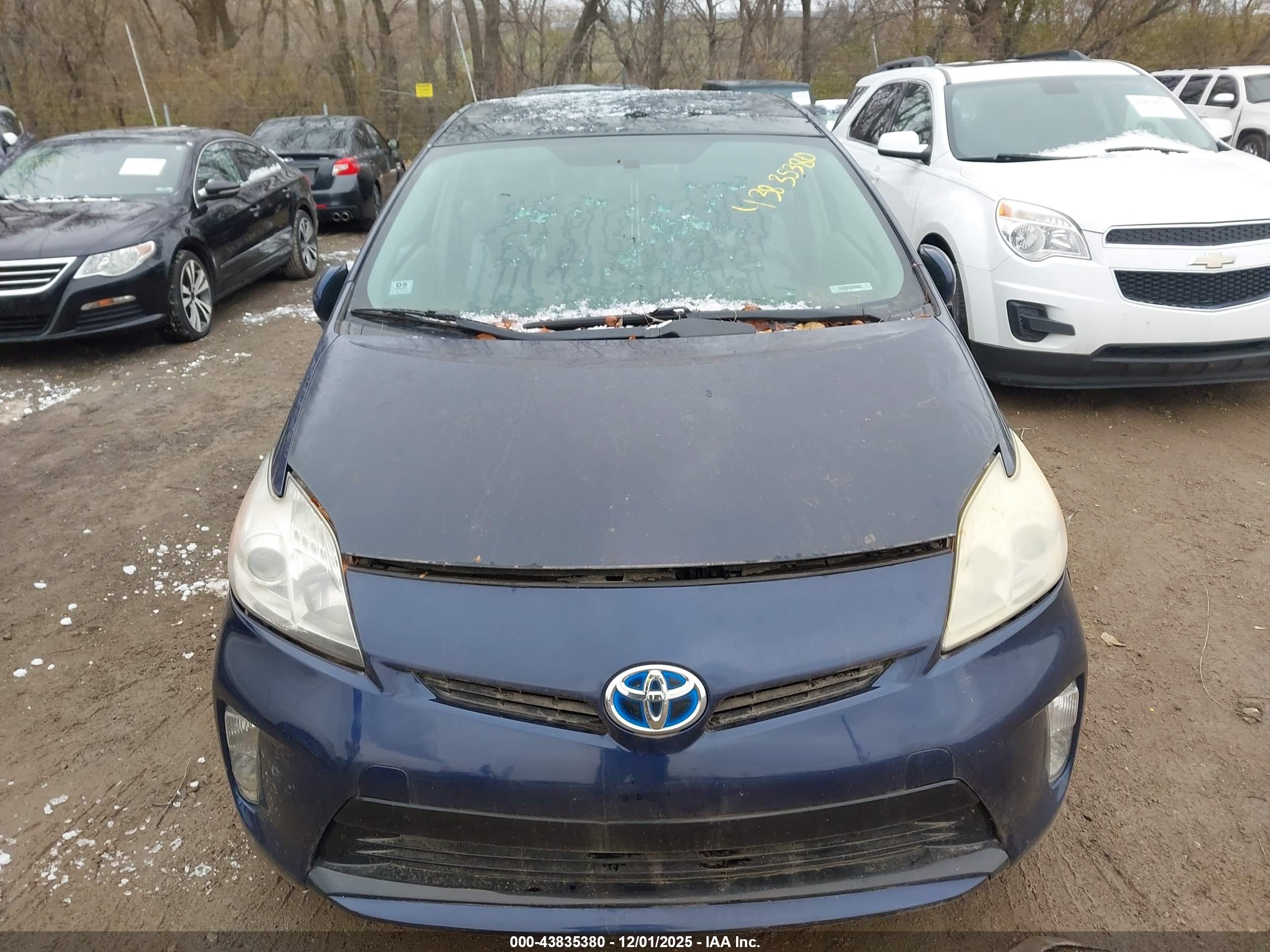 TOYOTA PRIUS image 6