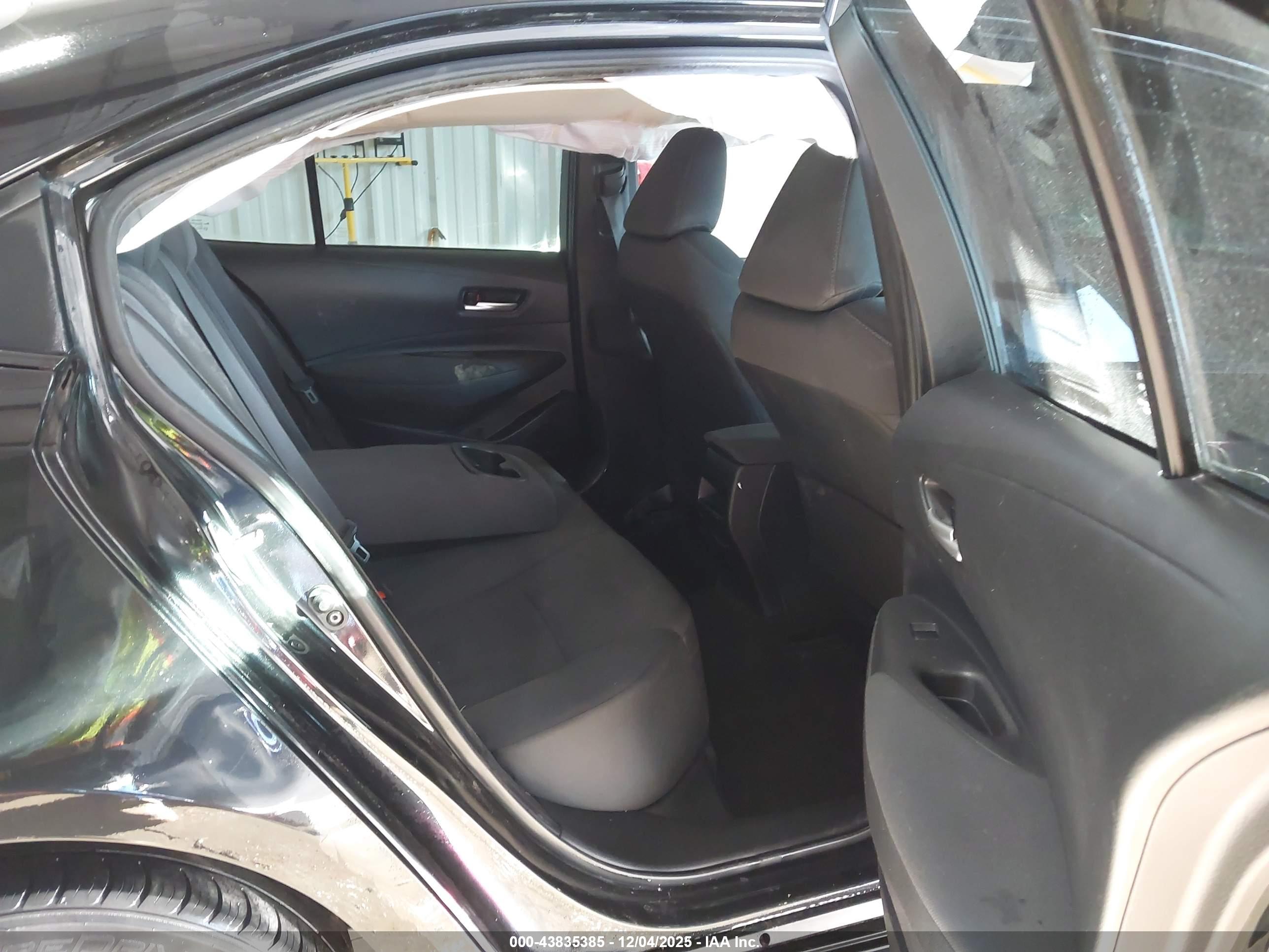 TOYOTA COROLLA image 8