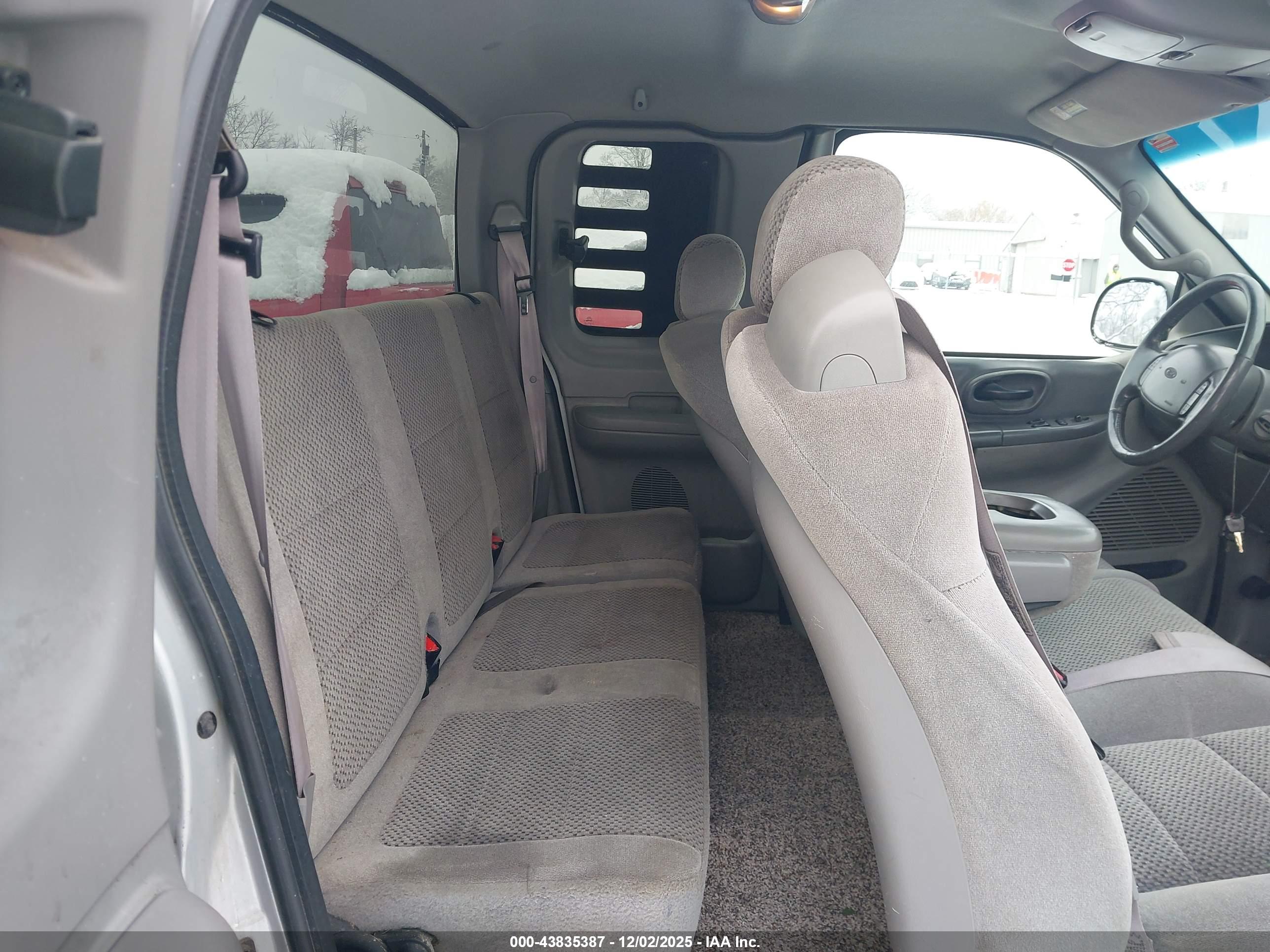 FORD F-150 image 8