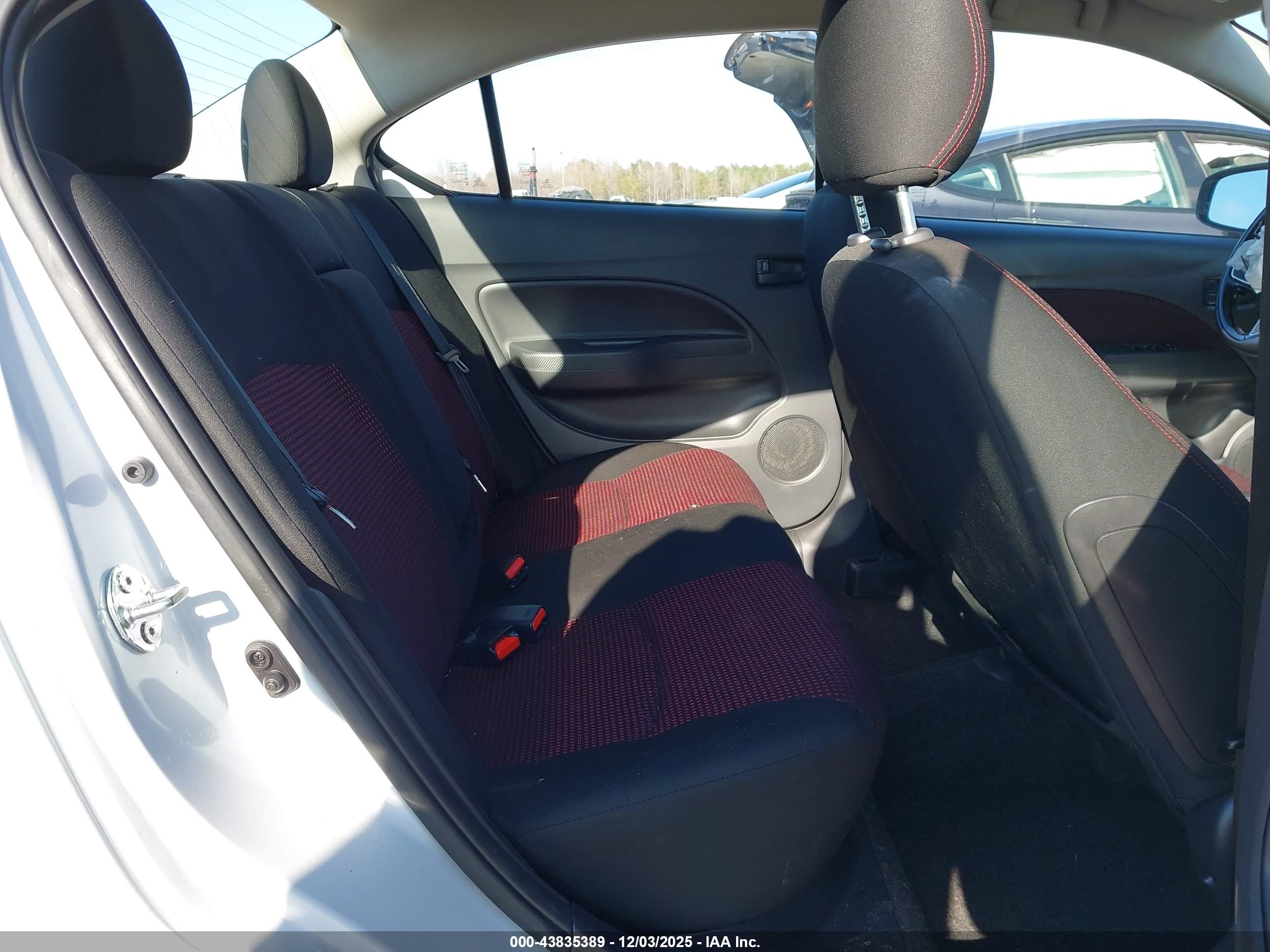 MITSUBISHI MIRAGE image 8