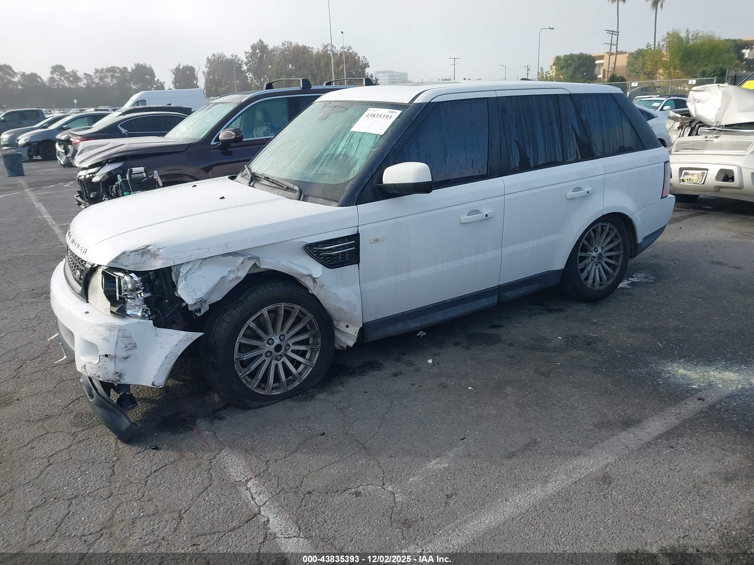 LAND ROVER image 2