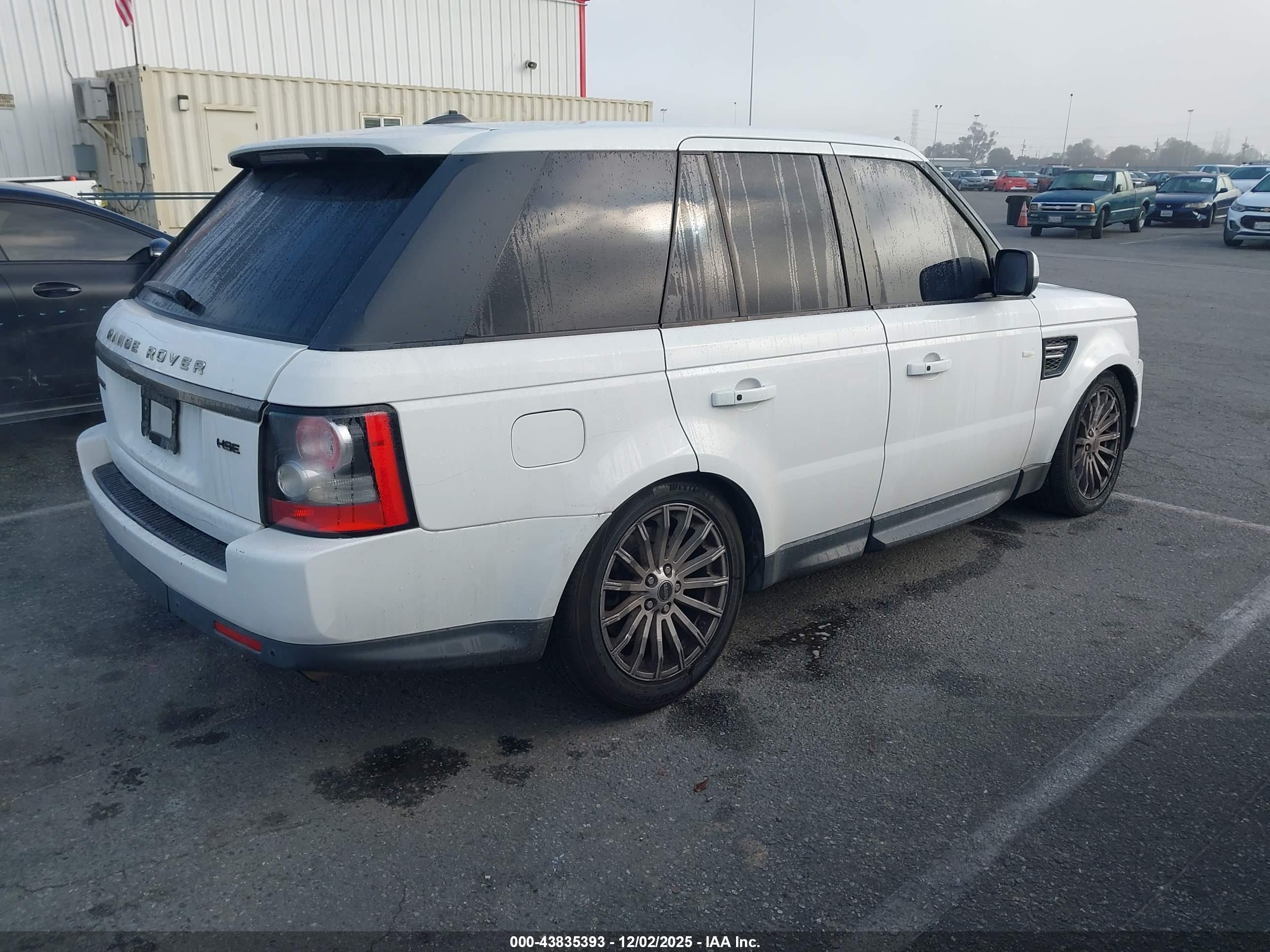 LAND ROVER image 4