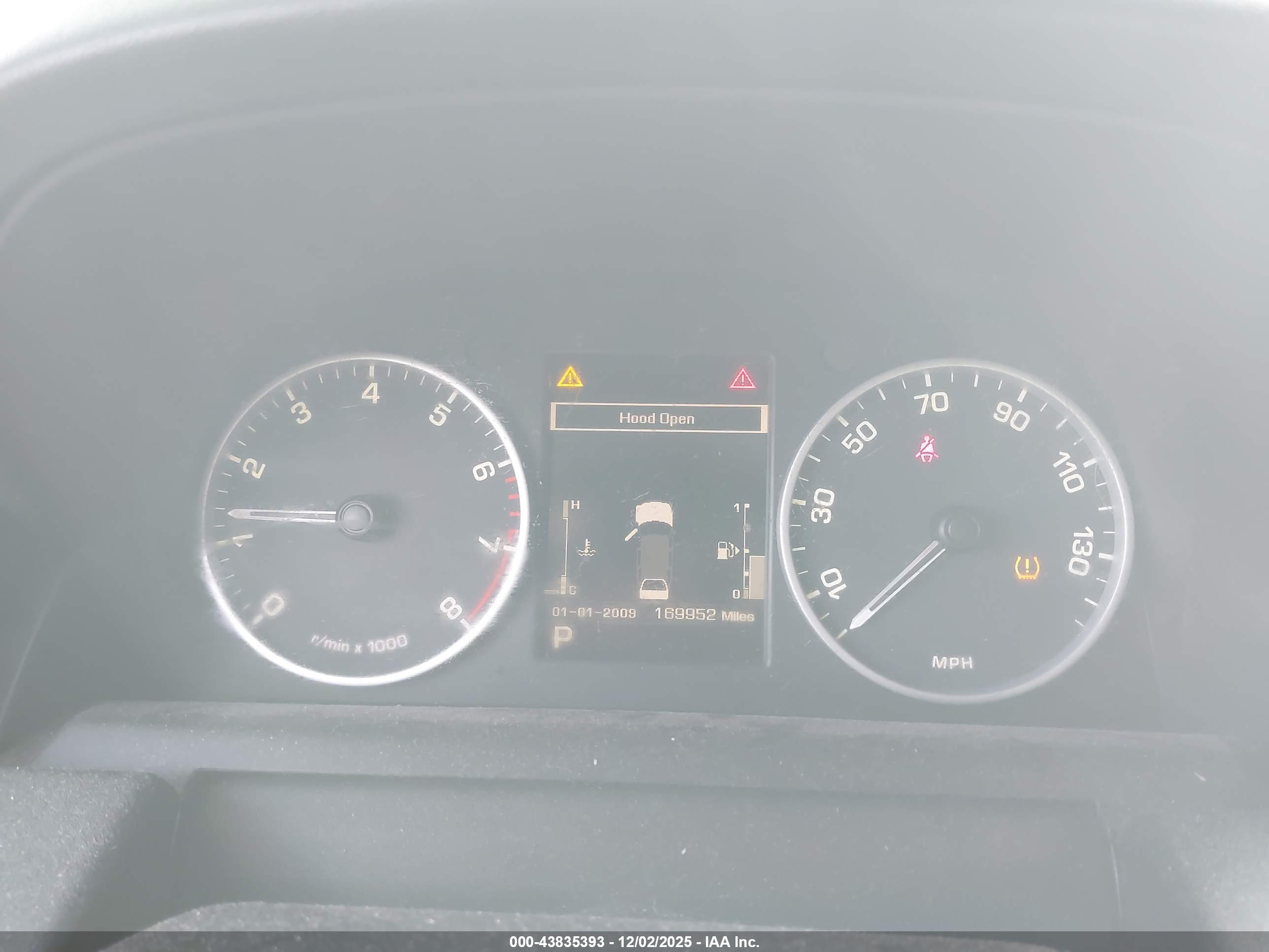 LAND ROVER image 7