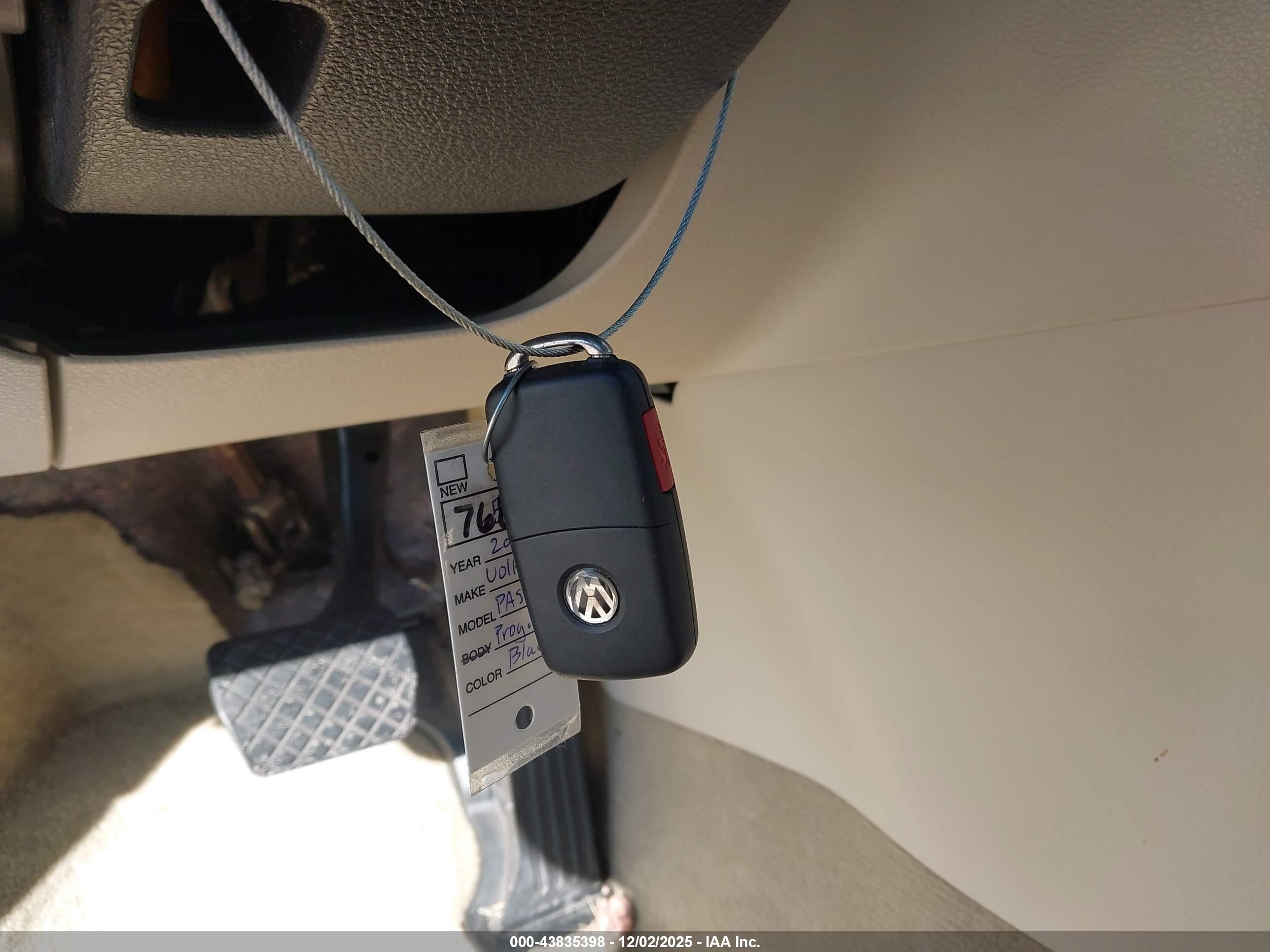 VOLKSWAGEN PASSAT image 11