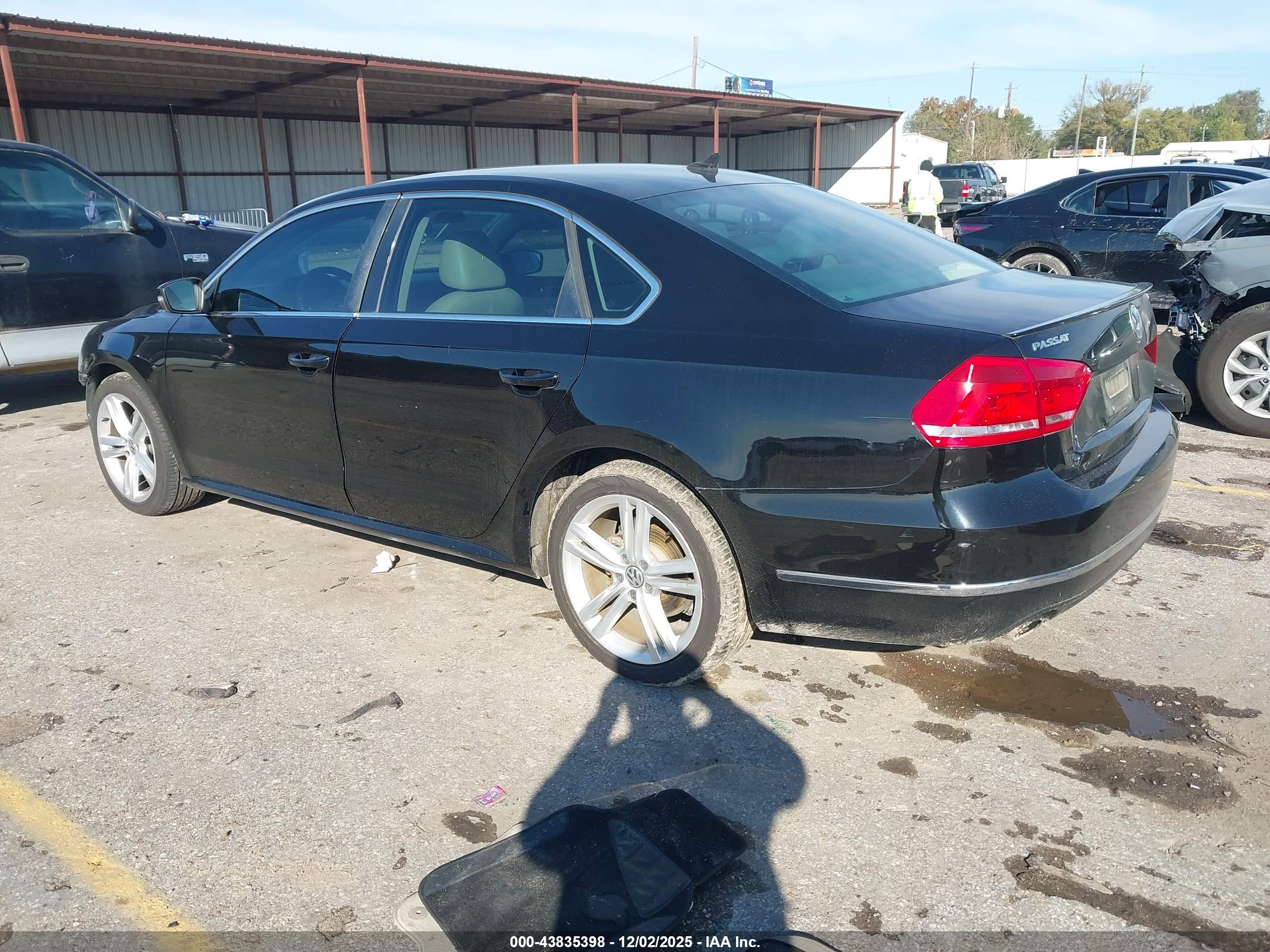 VOLKSWAGEN PASSAT image 3