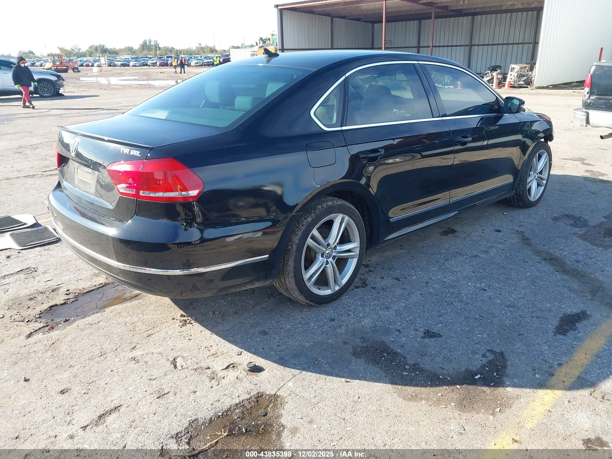VOLKSWAGEN PASSAT image 4