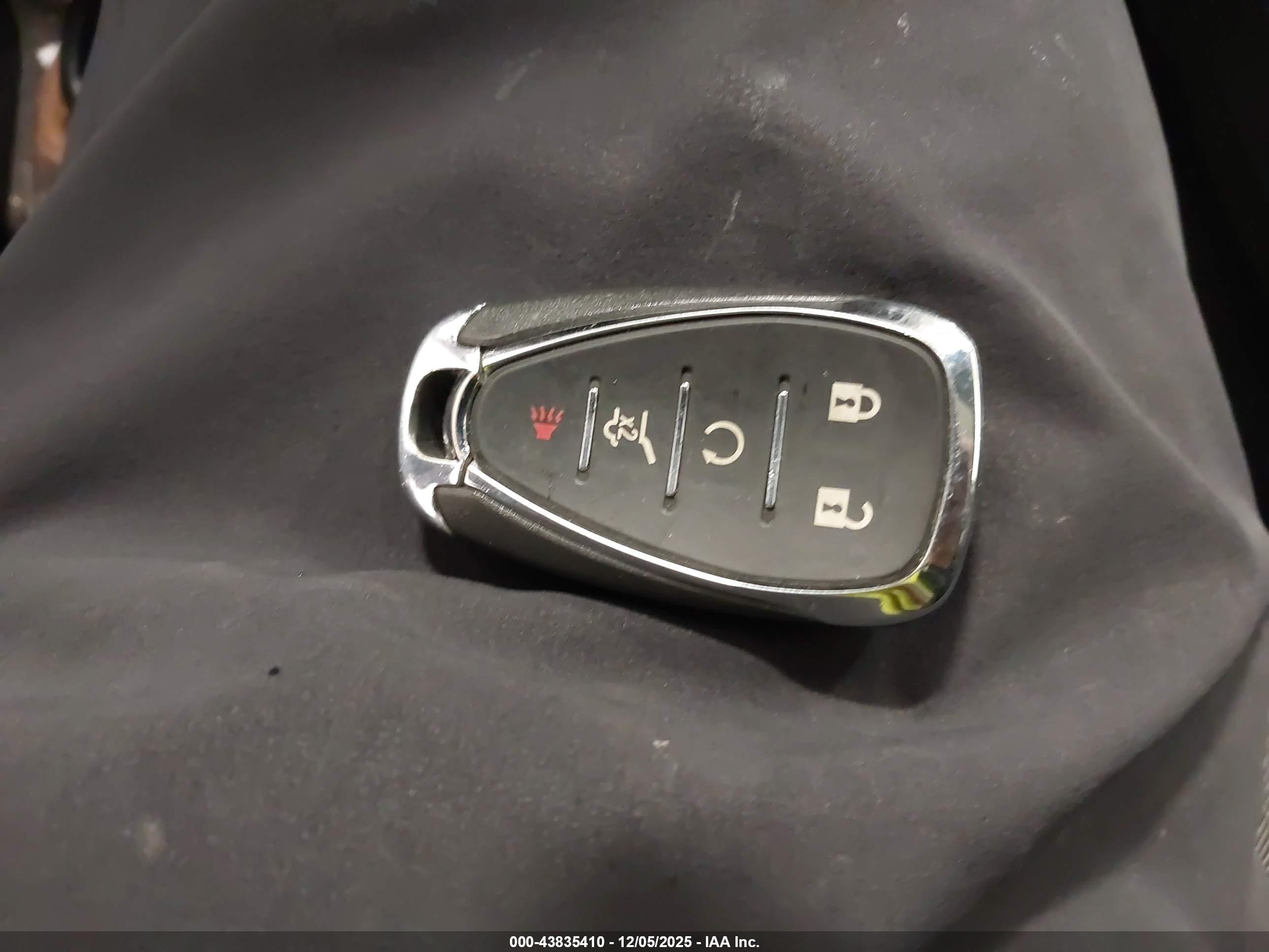 CHEVROLET EQUINOX image 11