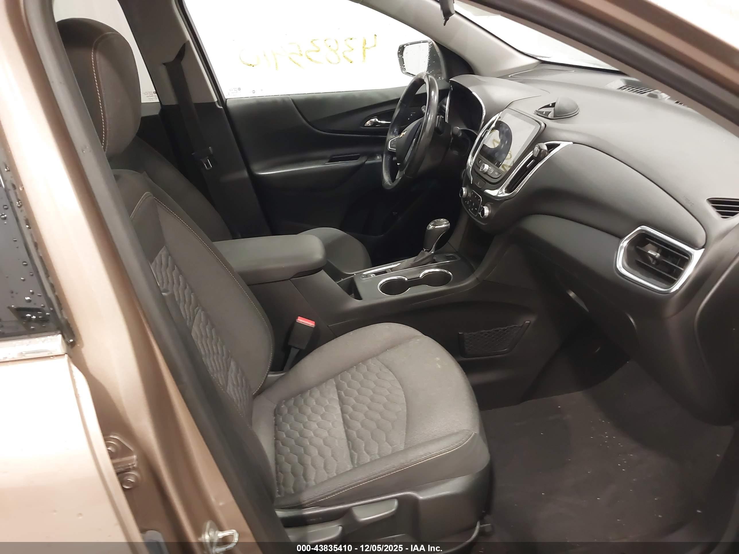 CHEVROLET EQUINOX image 5