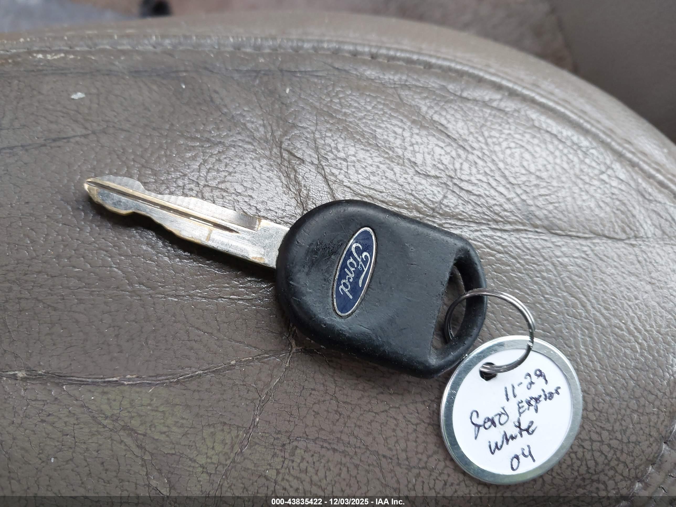 FORD EXPLORER image 11