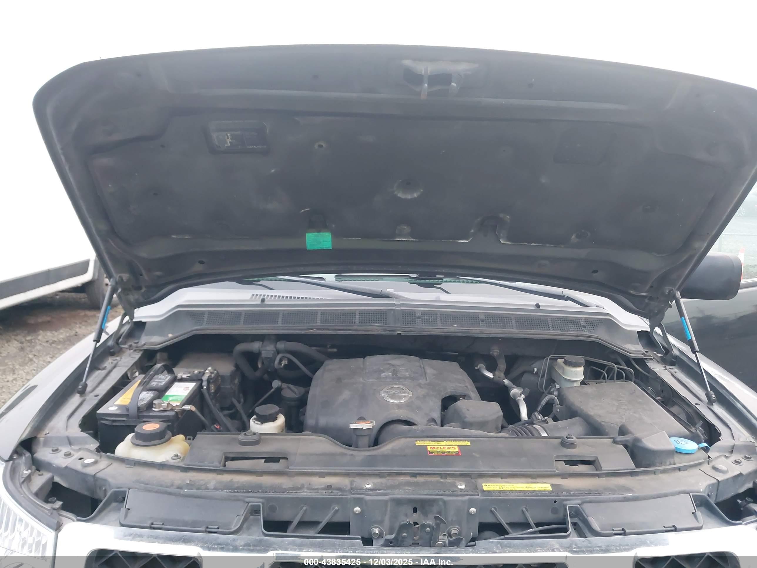 NISSAN TITAN image 10